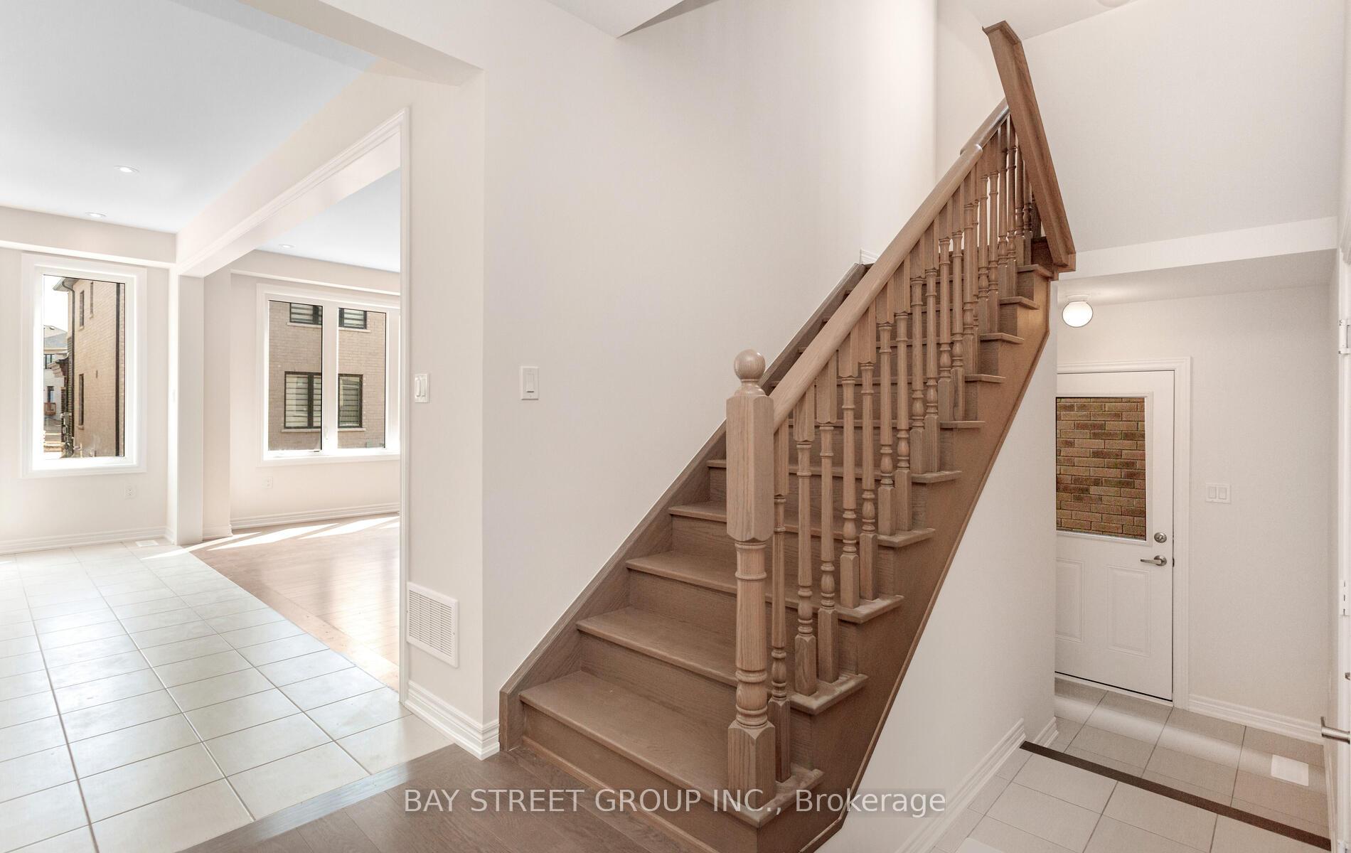 Photo 9 of 888 Apple Terrace, Milton, Cobban — HOMEH
