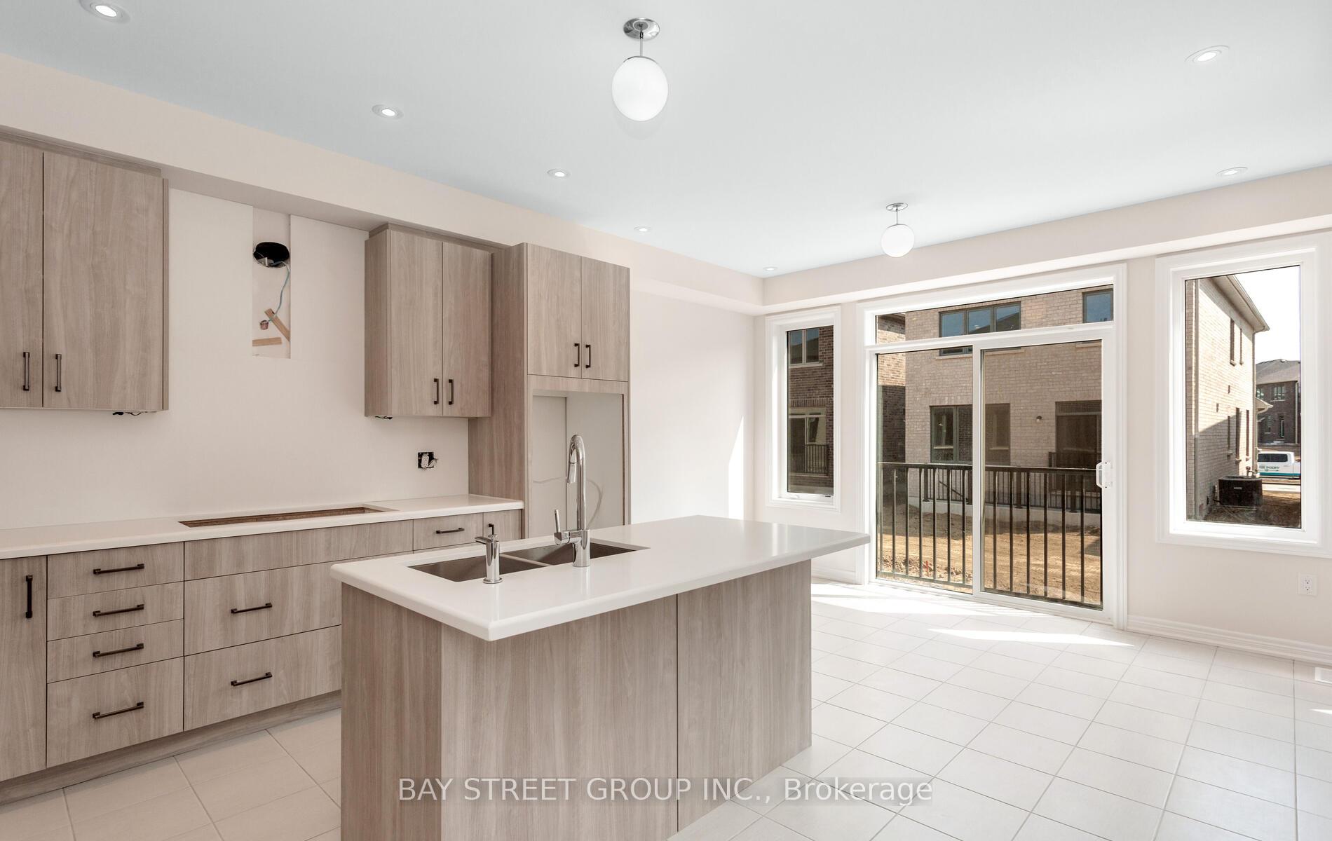 Photo 4 of 888 Apple Terrace, Milton, Cobban — HOMEH