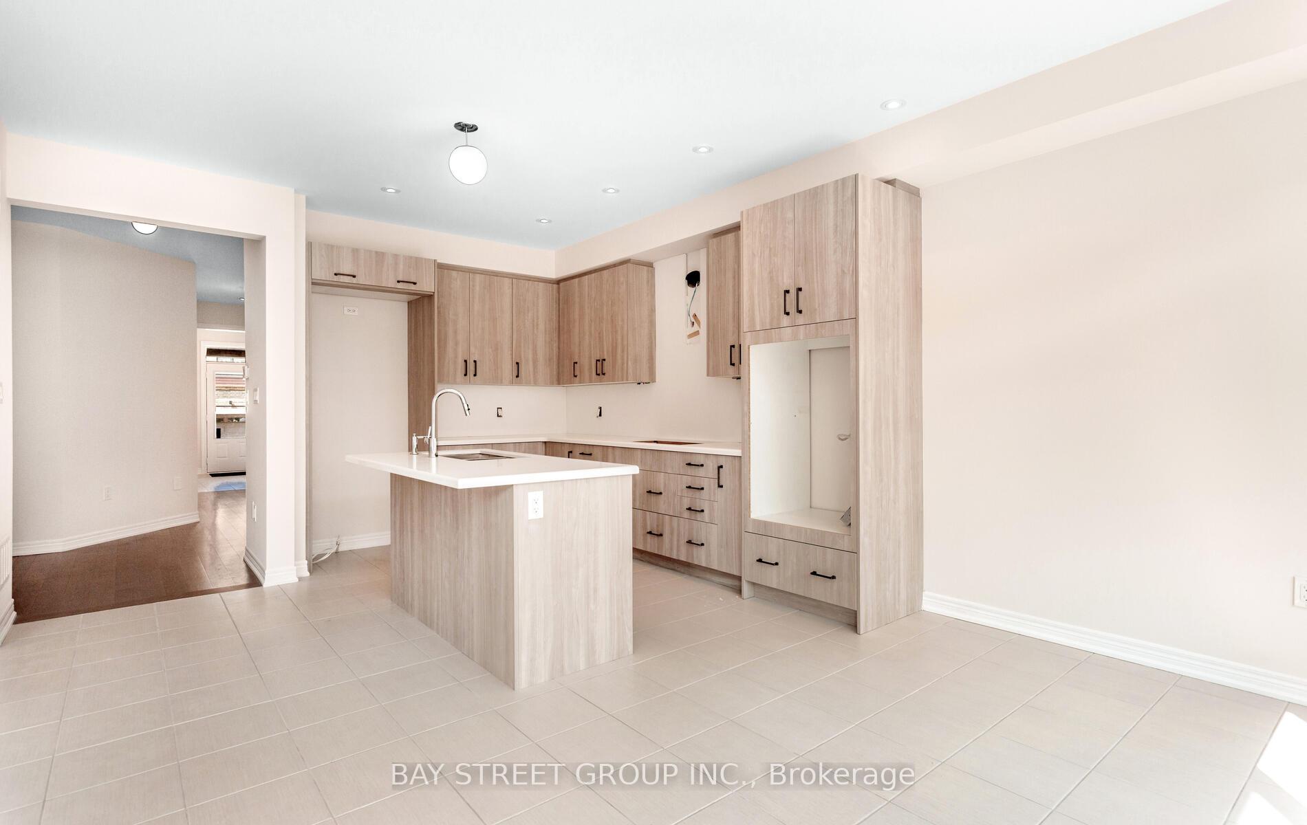 Photo 5 of 888 Apple Terrace, Milton, Cobban — HOMEH