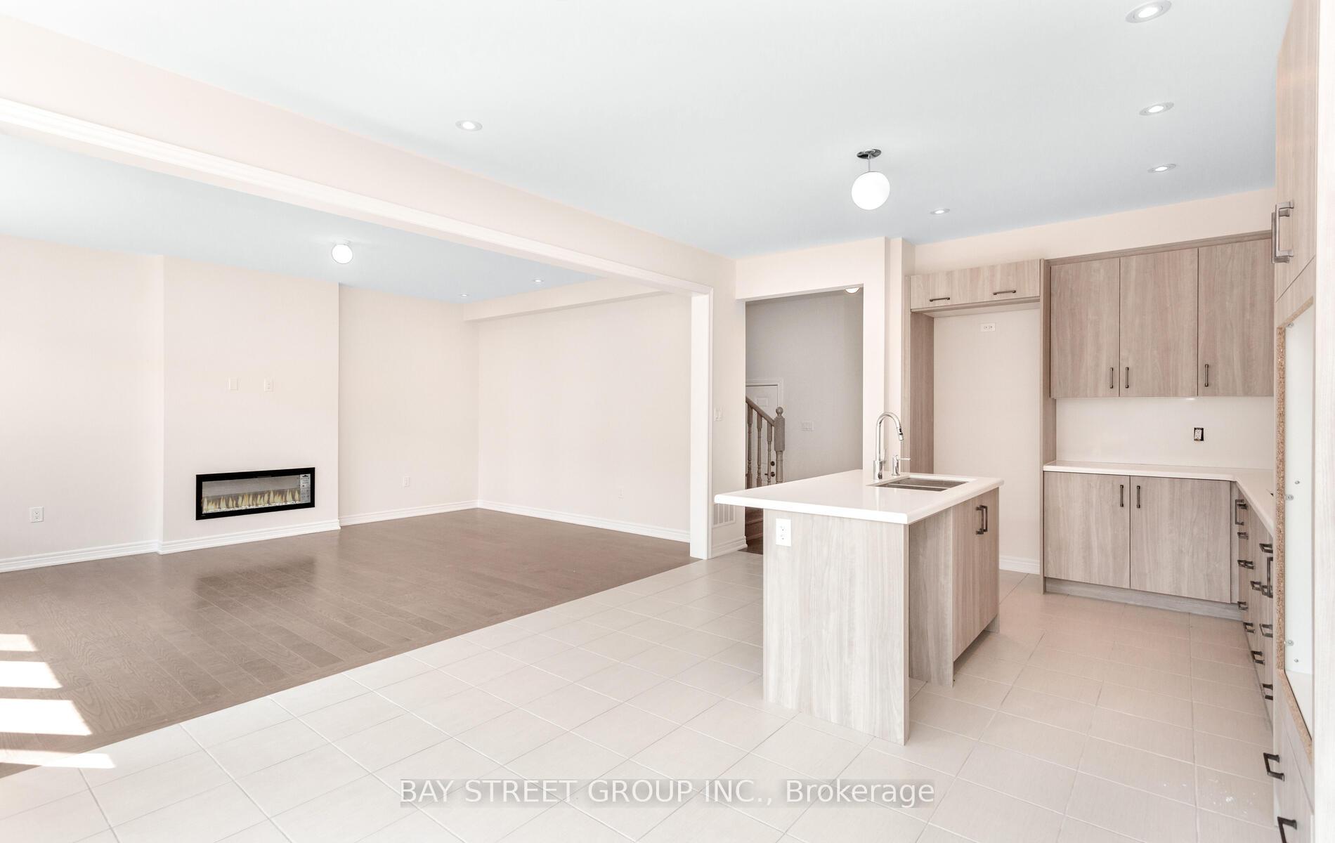 Photo 10 of 888 Apple Terrace, Milton, Cobban — HOMEH