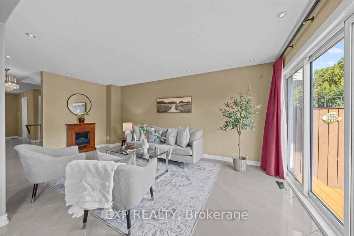 Photo 18 of 1871 Markwell Crescent, Ottawa, Chateauneuf — HOMEH