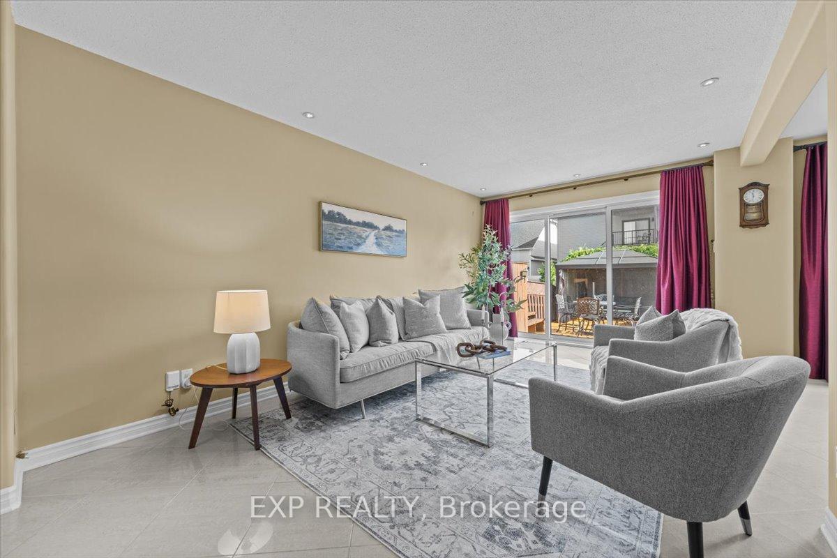 Photo 13 of 1871 Markwell Crescent, Ottawa, Chateauneuf — HOMEH