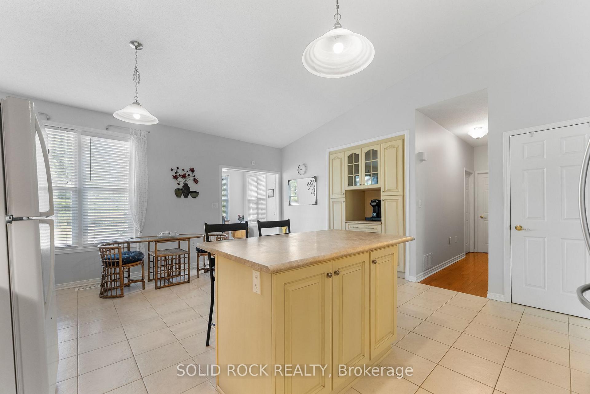 Photo 22 of 659 Country Trail Private, Ottawa, Carlsbad Springs — HOMEH