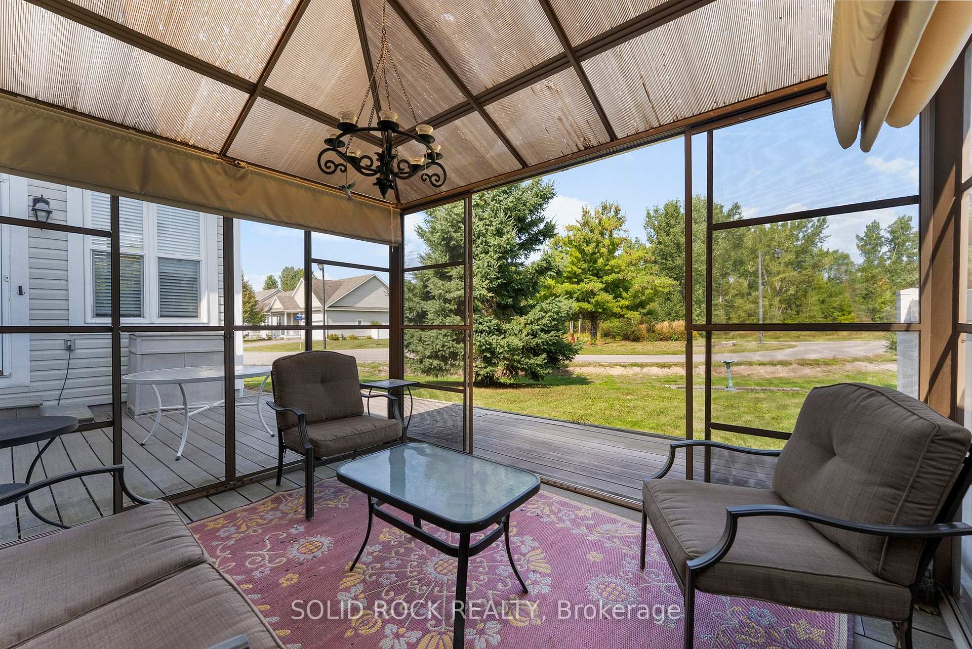 Photo 18 of 659 Country Trail Private, Ottawa, Carlsbad Springs — HOMEH
