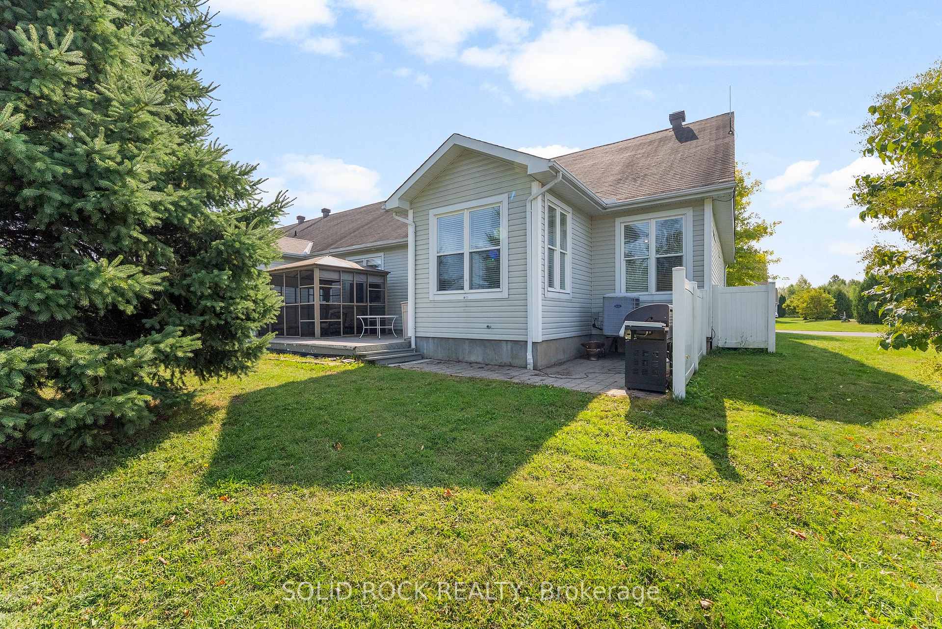 Photo 17 of 659 Country Trail Private, Ottawa, Carlsbad Springs — HOMEH