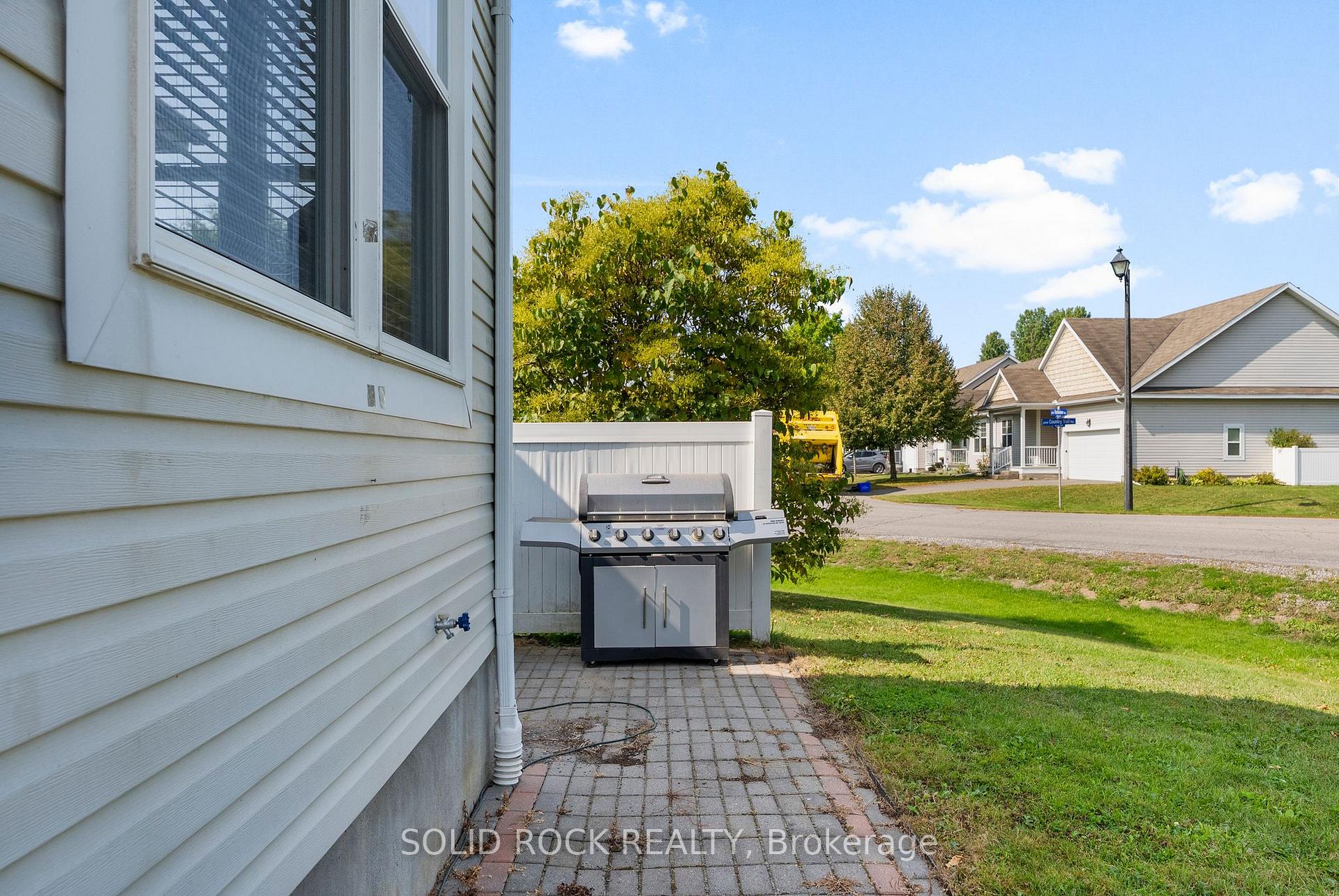Photo 20 of 659 Country Trail Private, Ottawa, Carlsbad Springs — HOMEH
