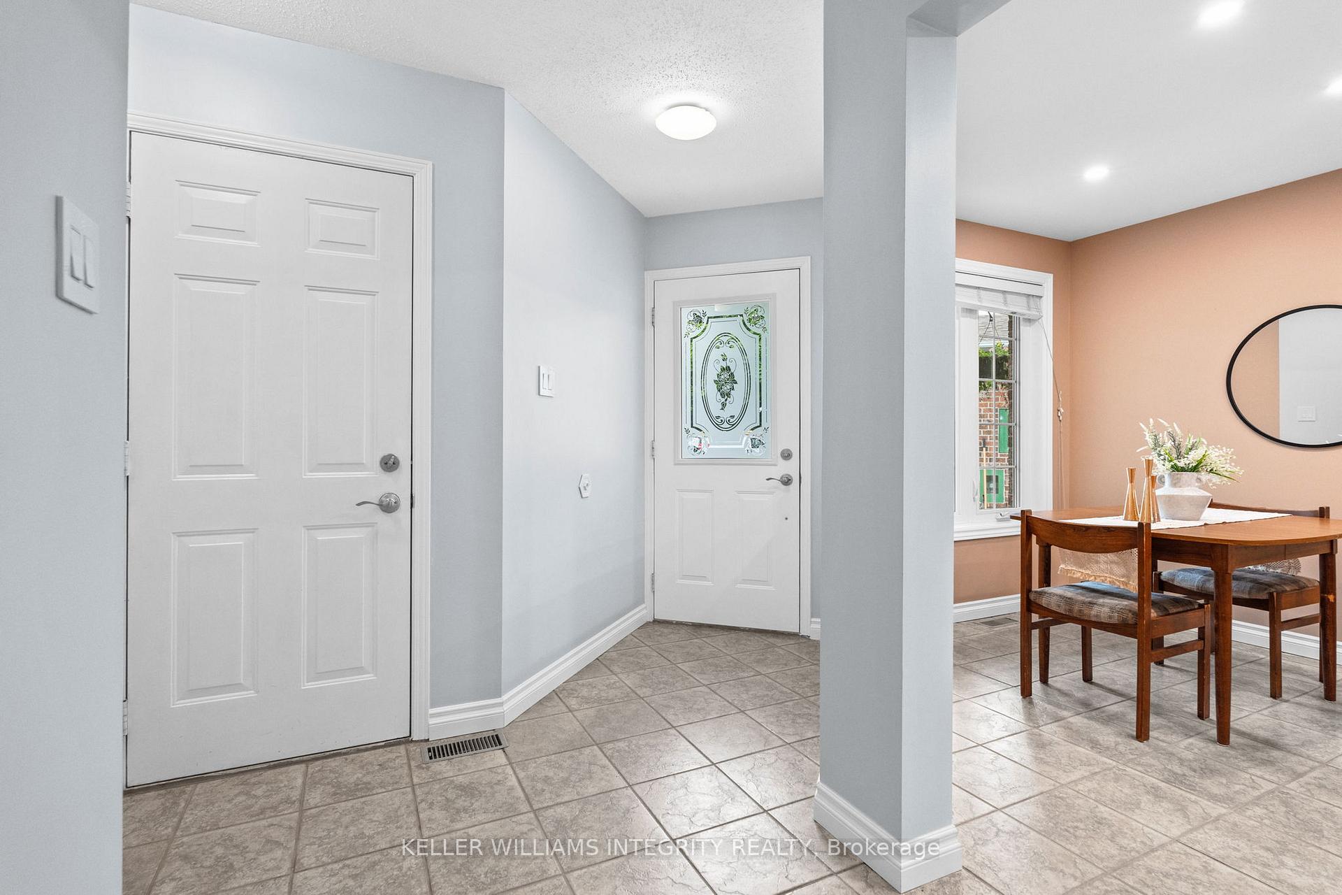 Photo 2 of 135 Whalings Circle, Ottawa, Stittsville (Central) — HOMEH