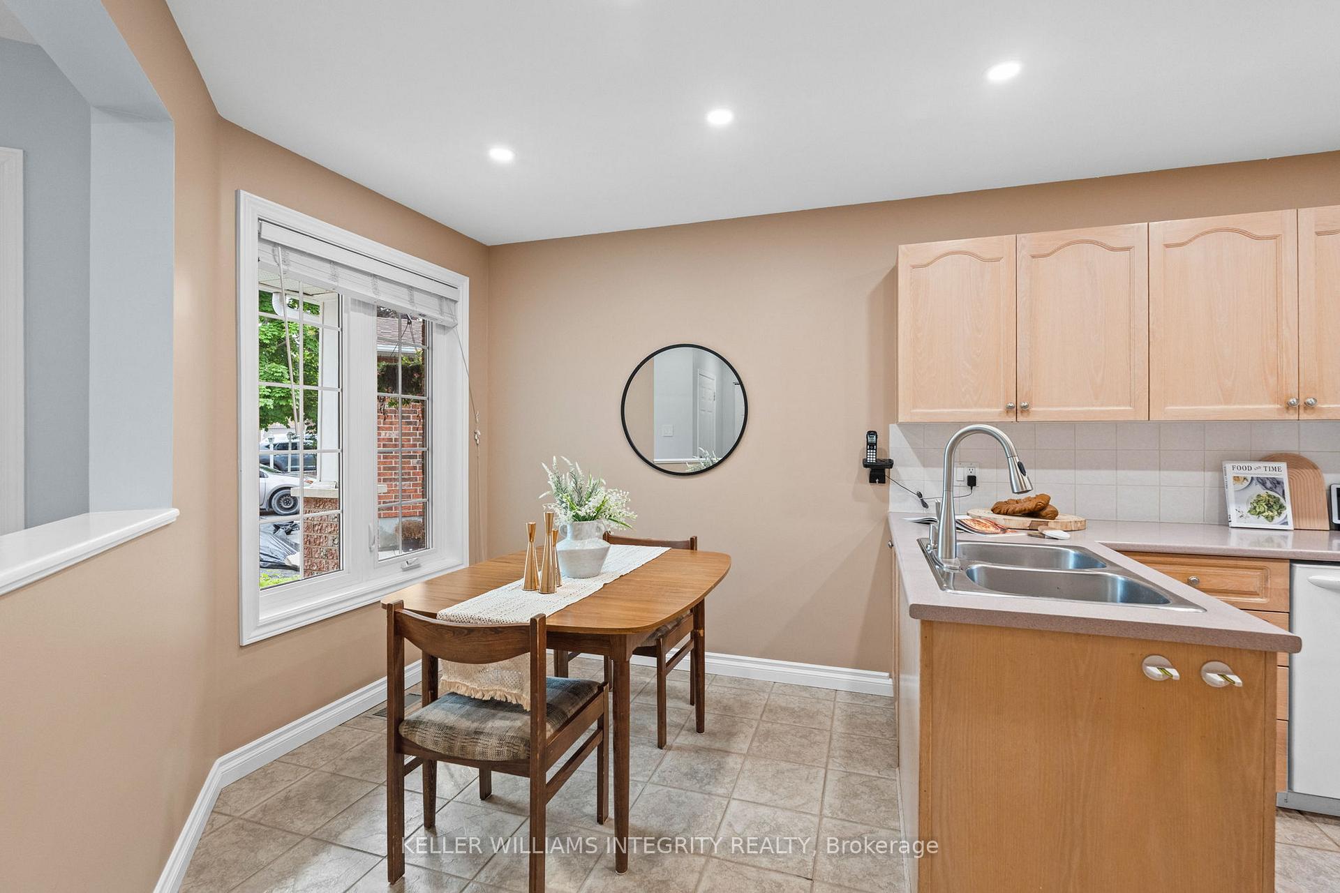 Photo 6 of 135 Whalings Circle, Ottawa, Stittsville (Central) — HOMEH