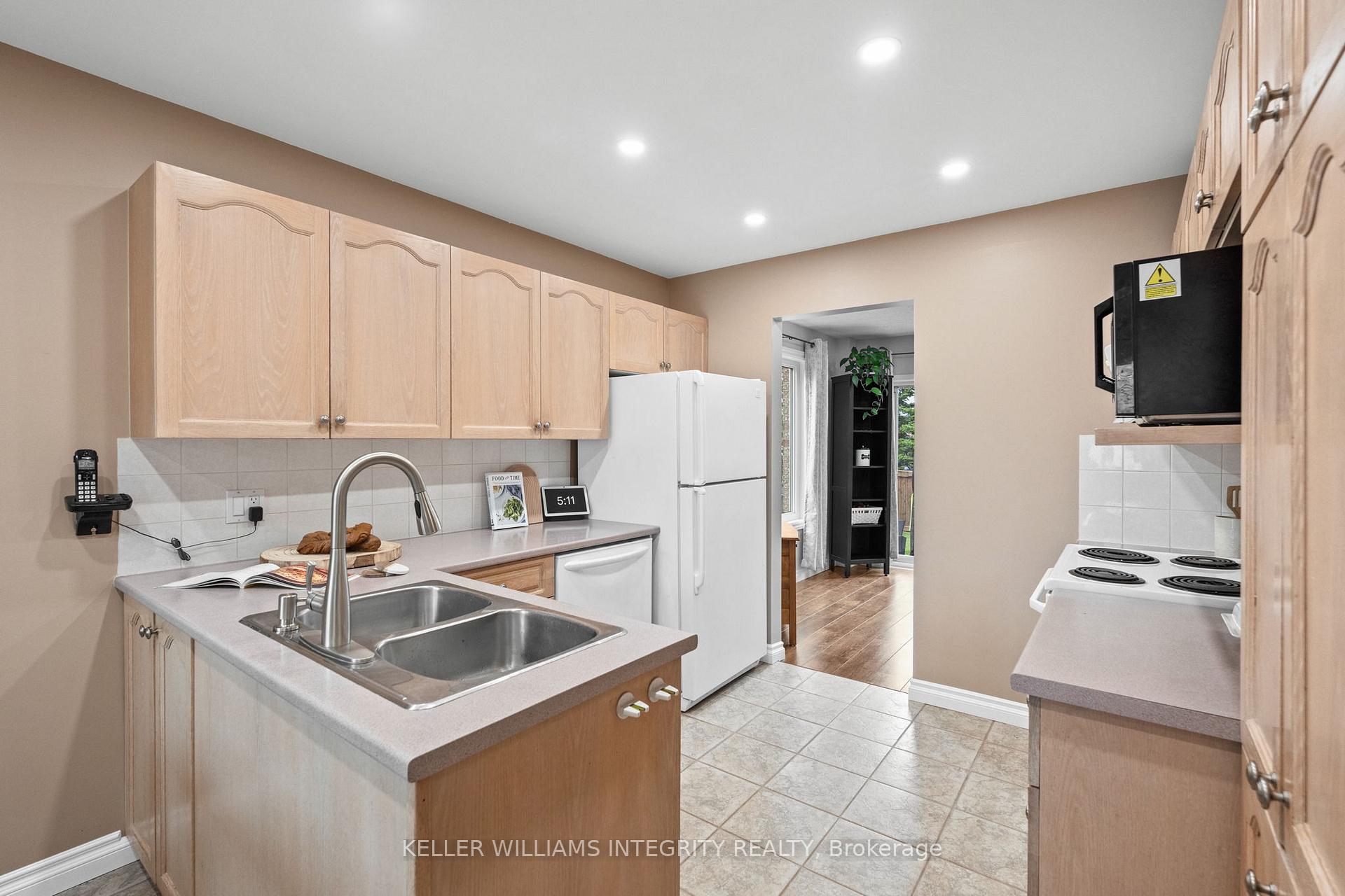 Photo 15 of 135 Whalings Circle, Ottawa, Stittsville (Central) — HOMEH
