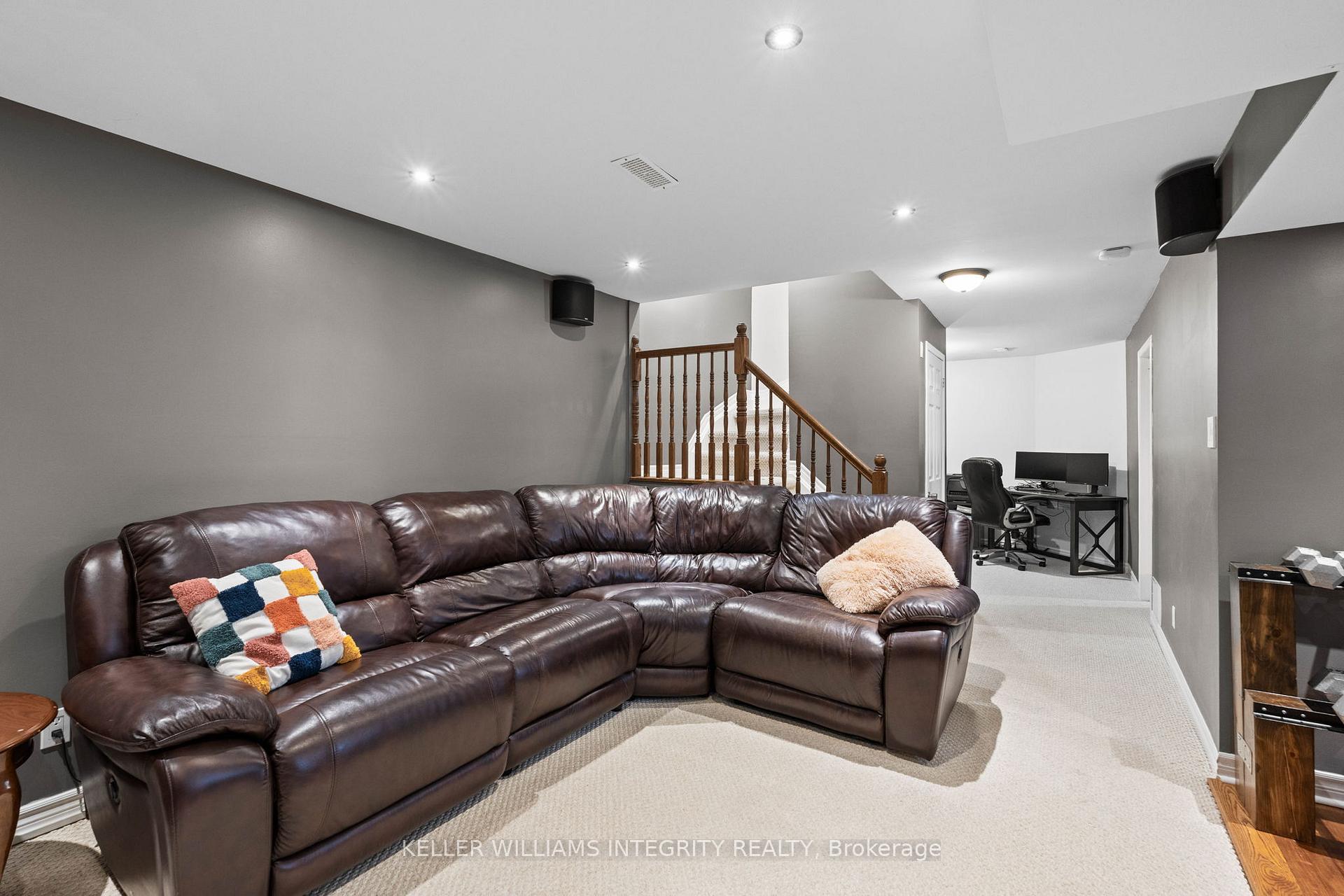 Photo 33 of 135 Whalings Circle, Ottawa, Stittsville (Central) — HOMEH