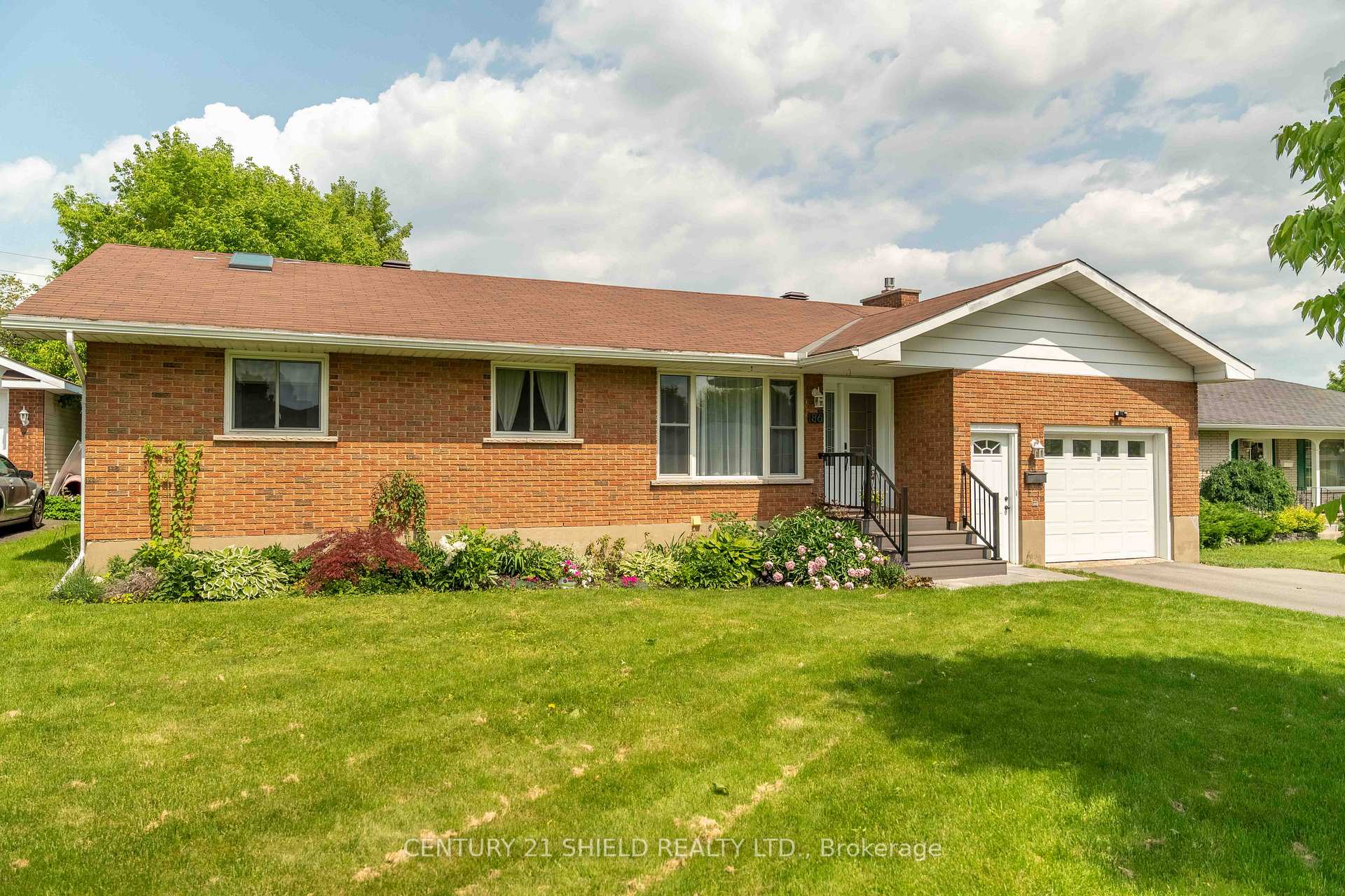 Photo 1 of 86 Valecrest Drive, Cornwall — HOMEH