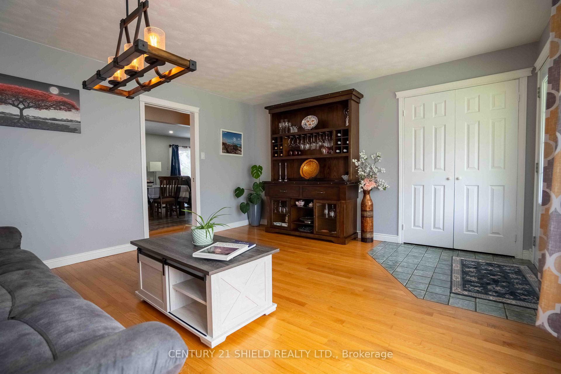 Photo 2 of 86 Valecrest Drive, Cornwall — HOMEH