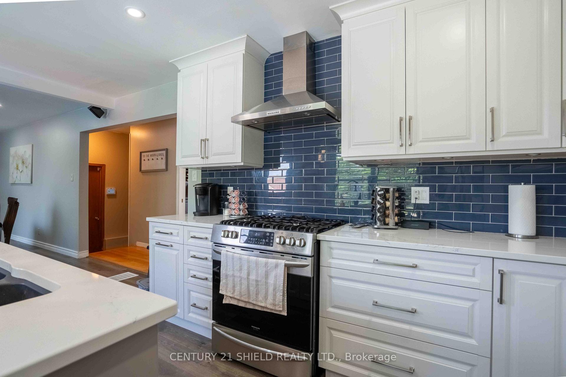 Photo 12 of 86 Valecrest Drive, Cornwall — HOMEH