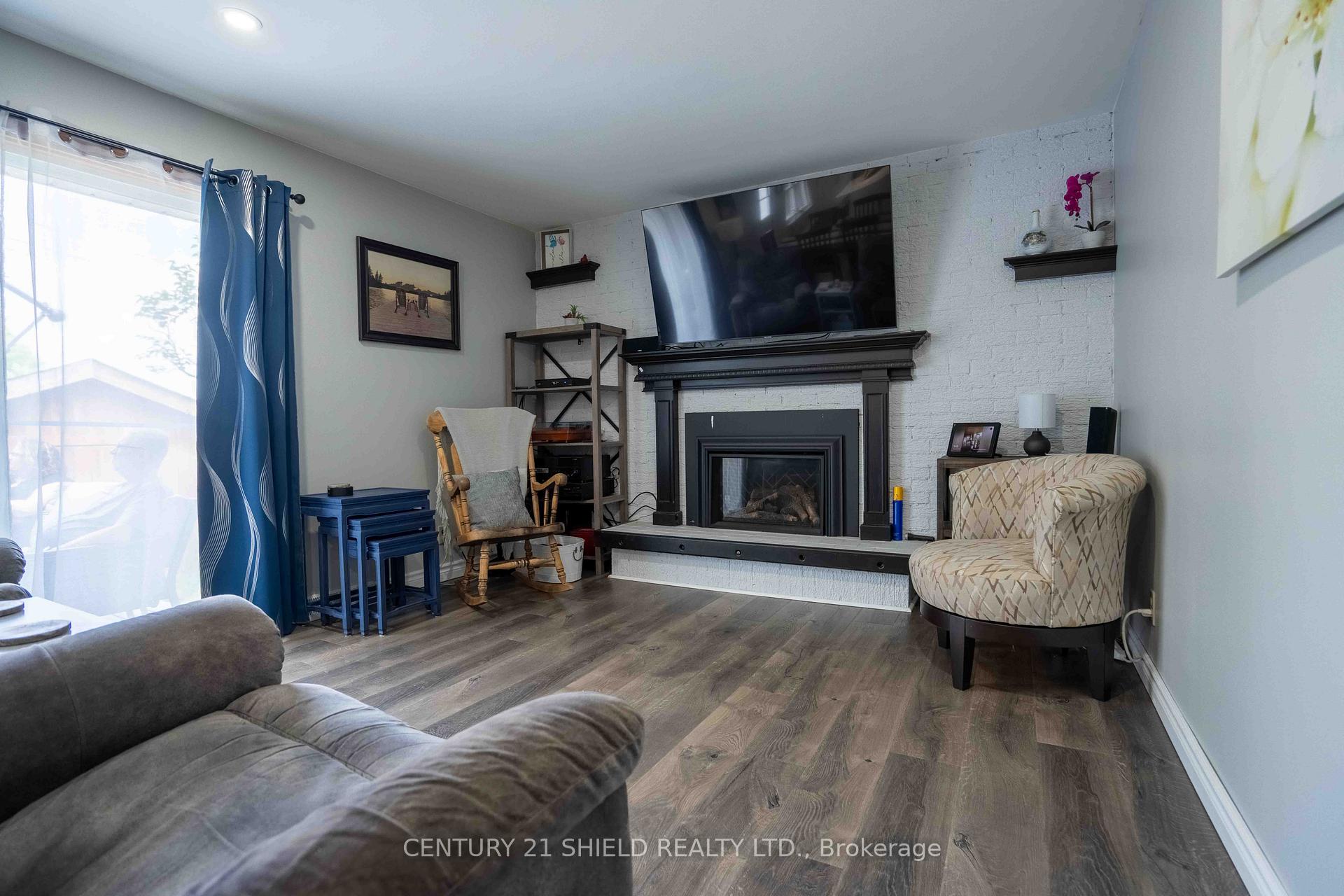 Photo 9 of 86 Valecrest Drive, Cornwall — HOMEH