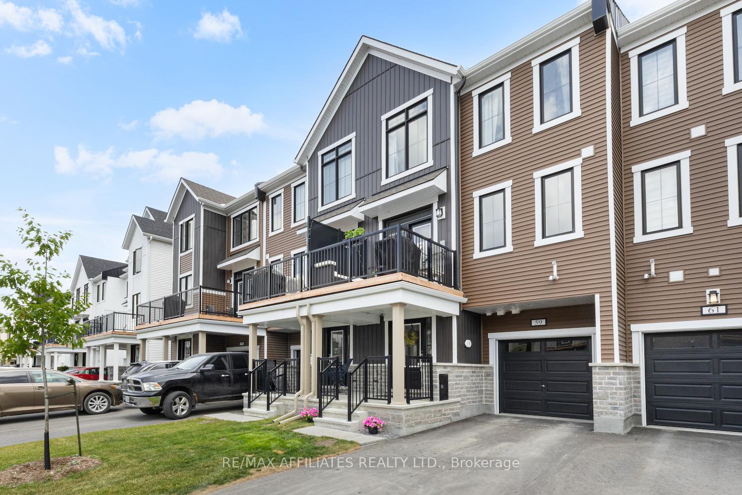 Photo 2 of 59 Stitch Mews, Ottawa, Goulbourn Twp From Franktown Rd/South To Rideau — HOMEH