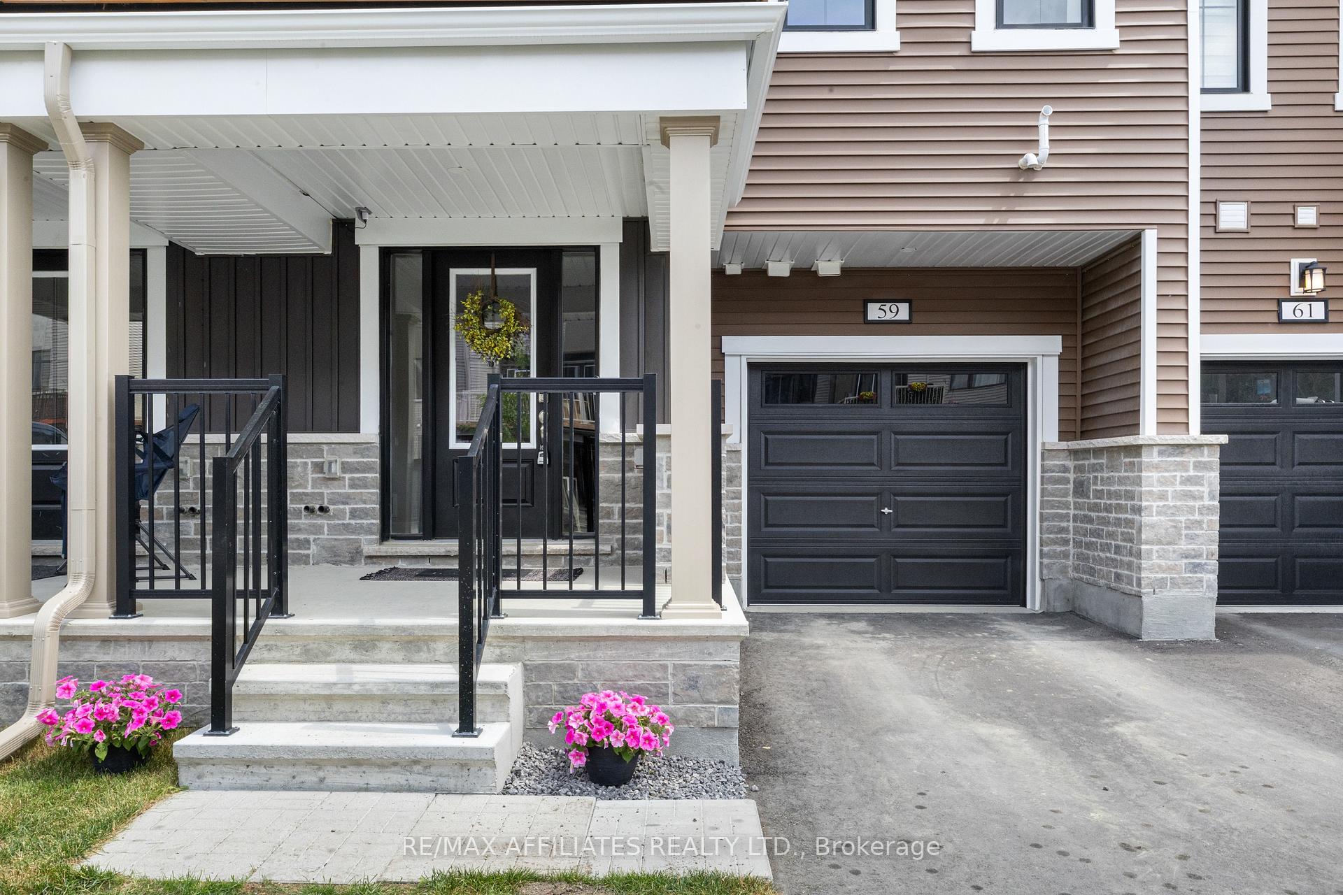 Photo 5 of 59 Stitch Mews, Ottawa, Goulbourn Twp From Franktown Rd/South To Rideau — HOMEH