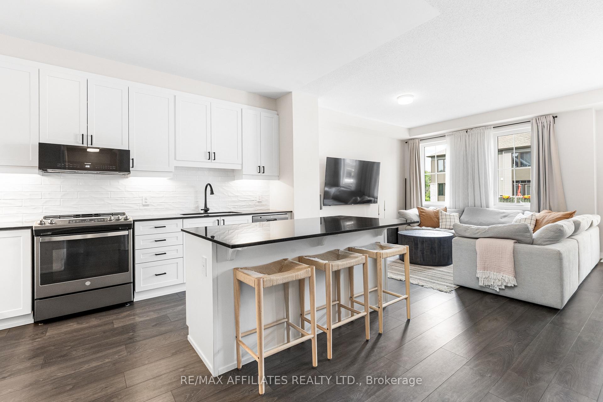 Photo 7 of 59 Stitch Mews, Ottawa, Goulbourn Twp From Franktown Rd/South To Rideau — HOMEH