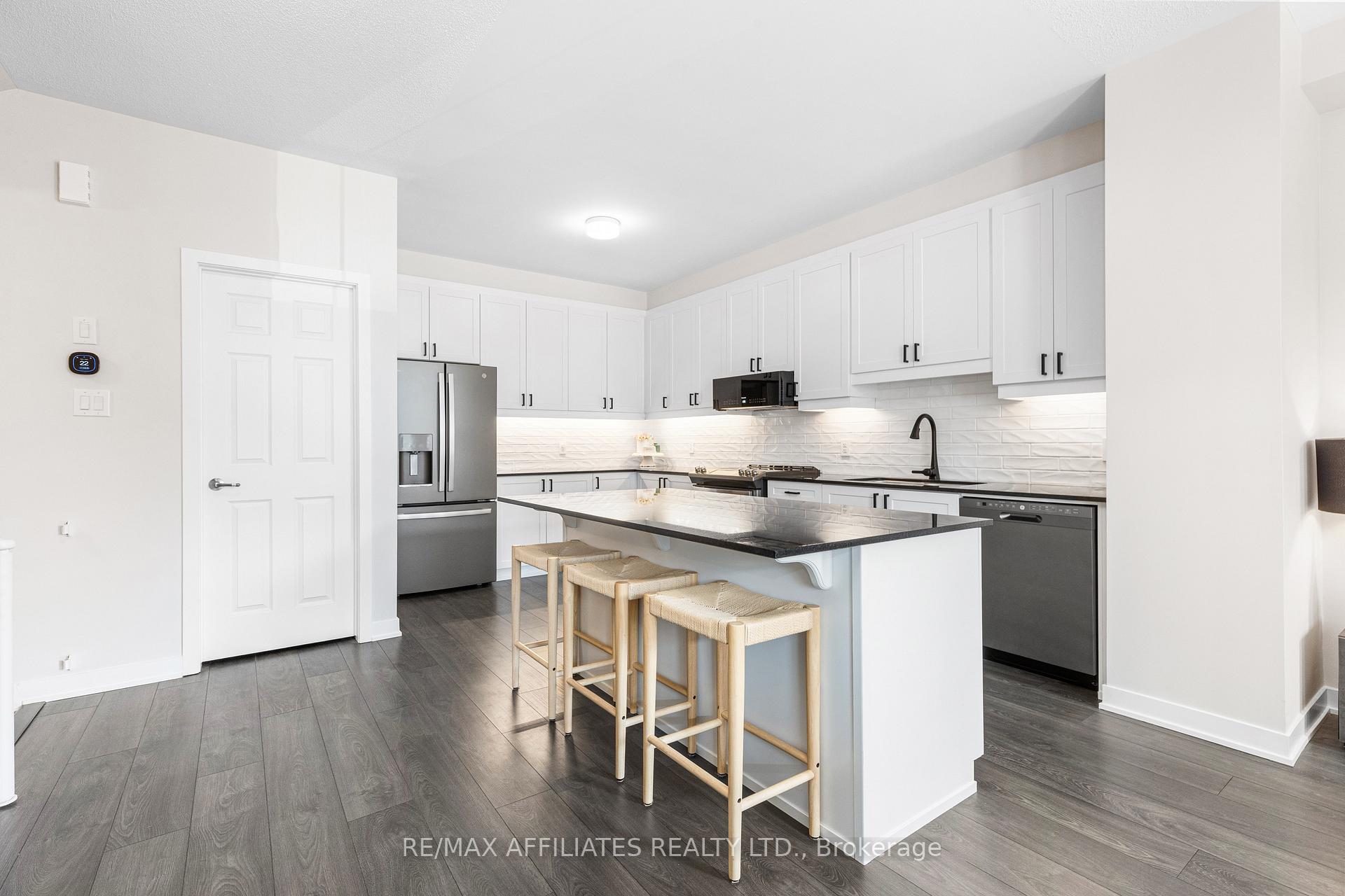 Photo 4 of 59 Stitch Mews, Ottawa, Goulbourn Twp From Franktown Rd/South To Rideau — HOMEH