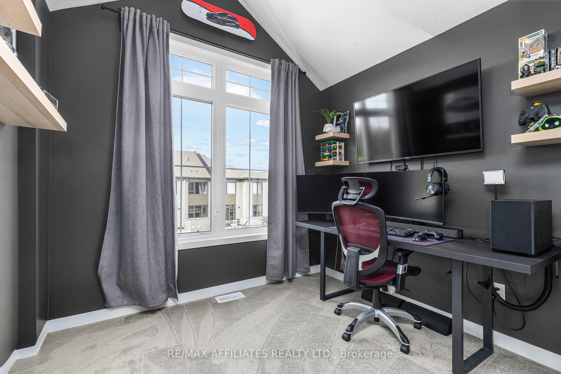 Photo 32 of 59 Stitch Mews, Ottawa, Goulbourn Twp From Franktown Rd/South To Rideau — HOMEH