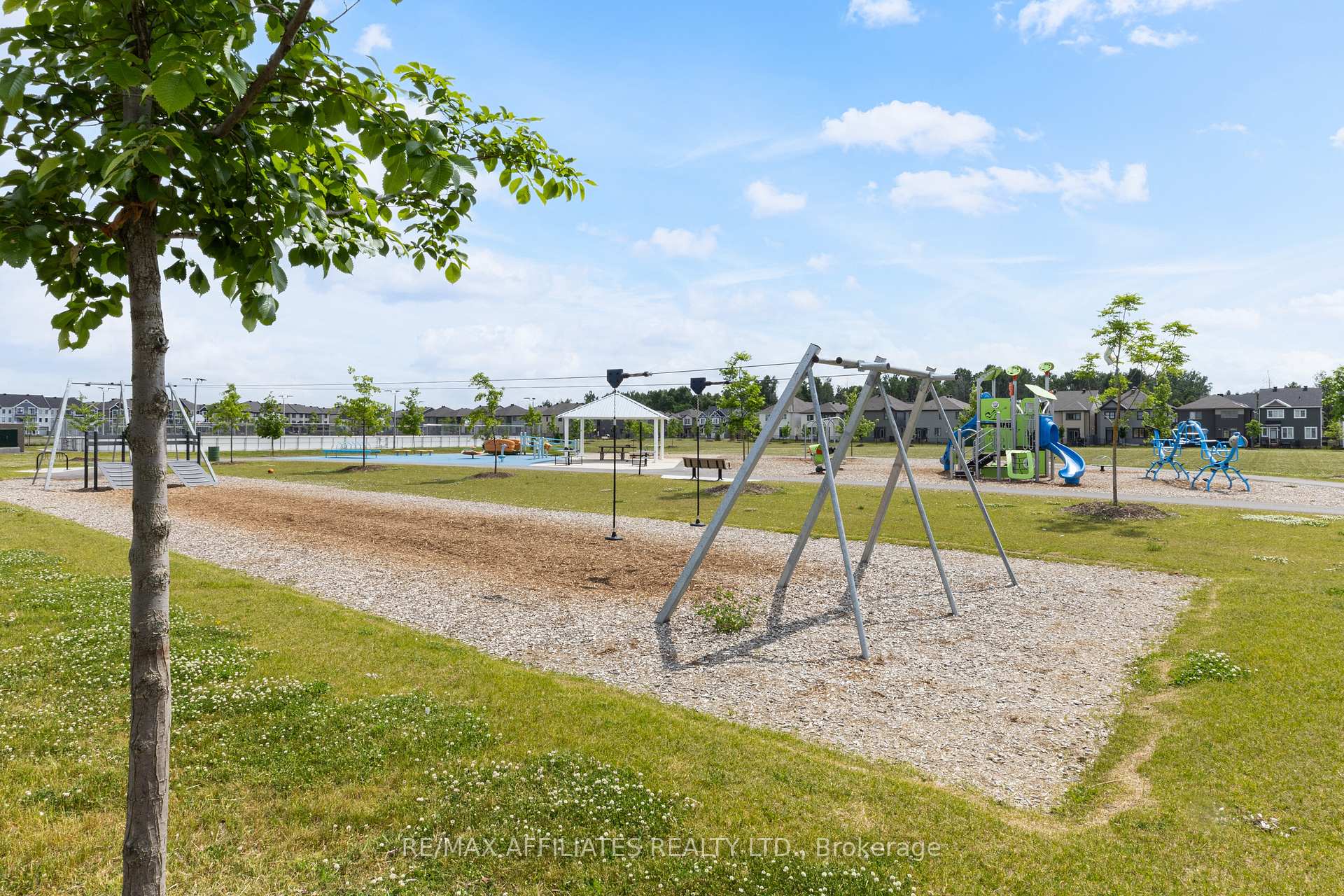 Photo 36 of 59 Stitch Mews, Ottawa, Goulbourn Twp From Franktown Rd/South To Rideau — HOMEH