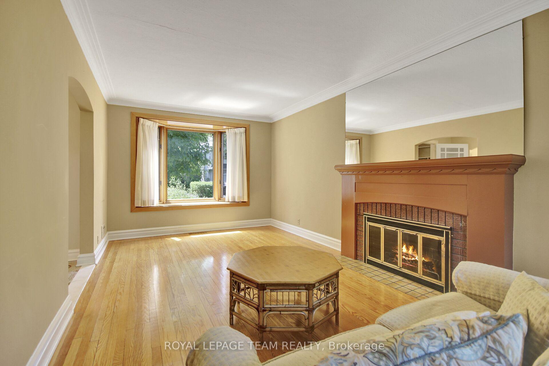 Photo 3 of 511 Mansfield Avenue, Ottawa, McKellar/Highland — HOMEH