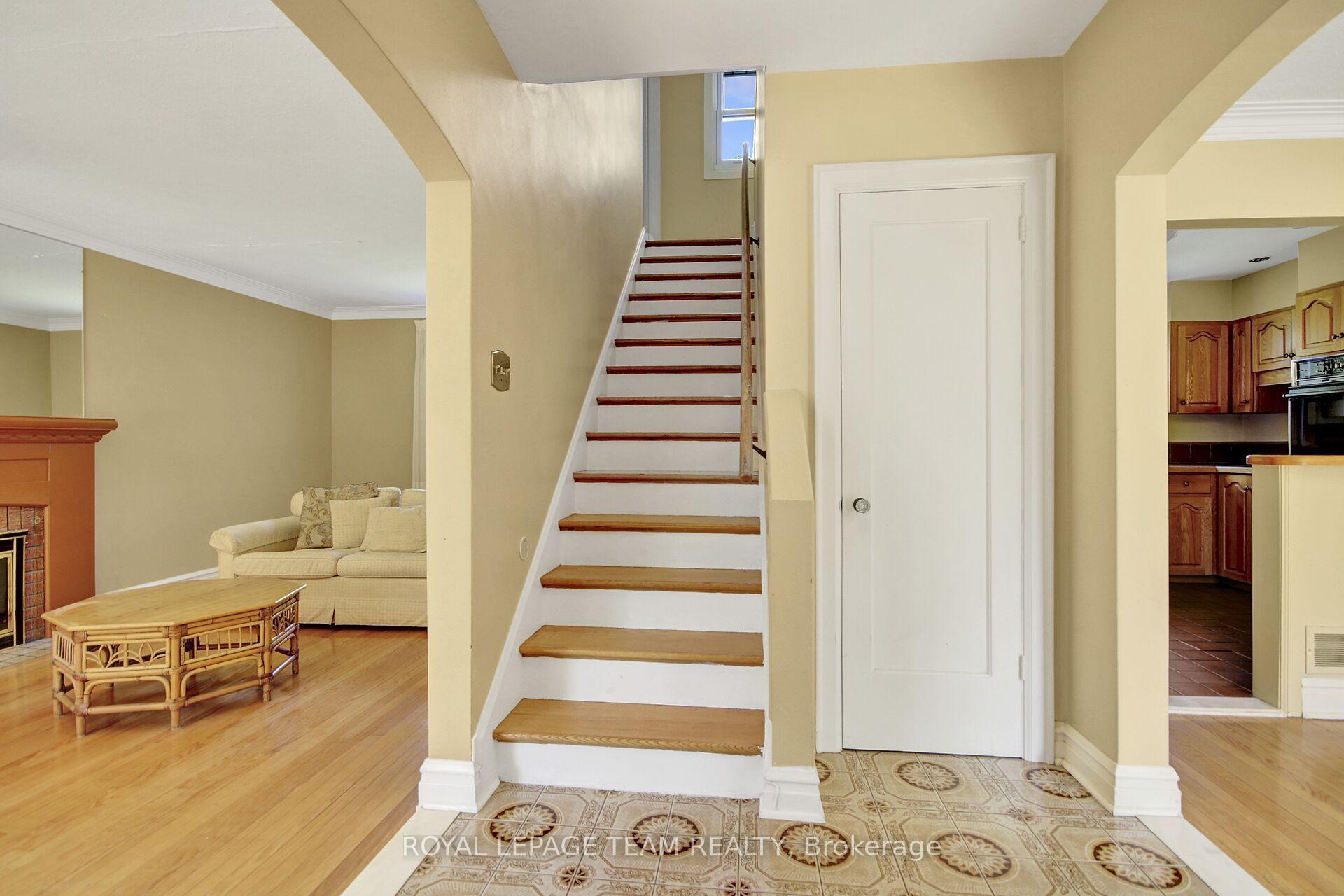 Photo 12 of 511 Mansfield Avenue, Ottawa, McKellar/Highland — HOMEH