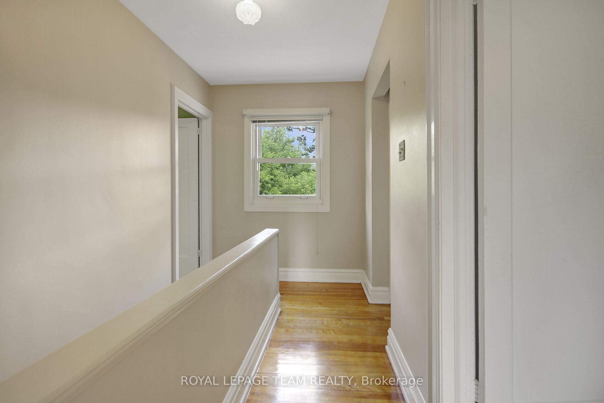 Photo 5 of 511 Mansfield Avenue, Ottawa, McKellar/Highland — HOMEH