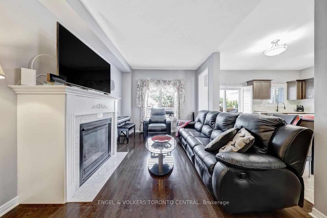 Photo 18 of 26 McPhail Avenue, Clarington, Bowmanville — HOMEH
