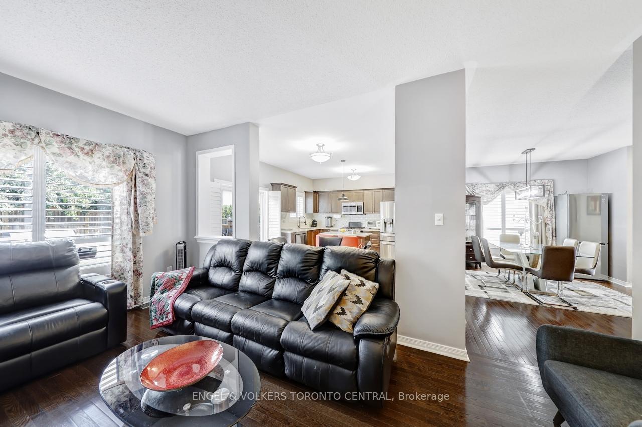 Photo 21 of 26 McPhail Avenue, Clarington, Bowmanville — HOMEH