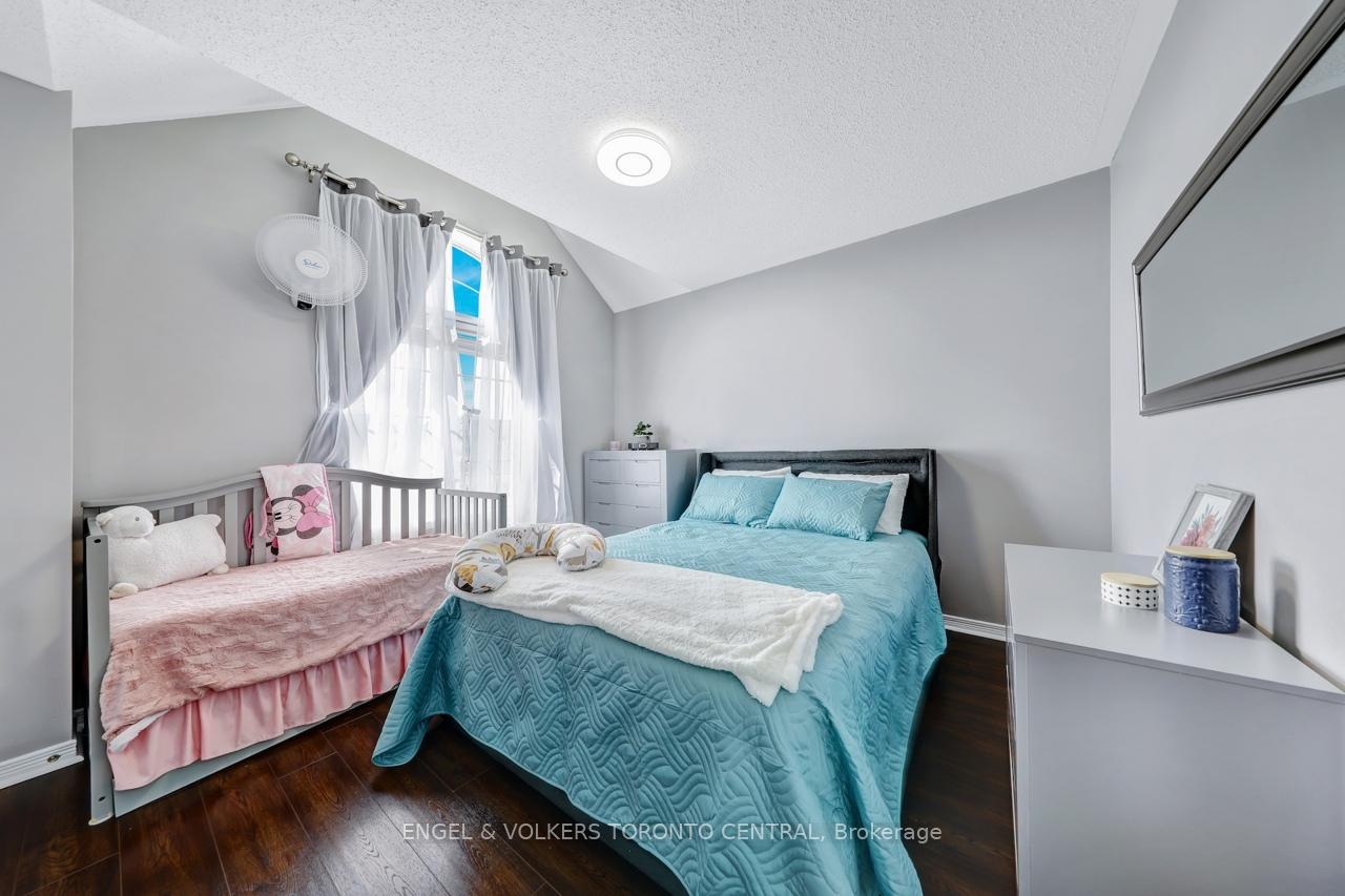 Photo 19 of 26 McPhail Avenue, Clarington, Bowmanville — HOMEH