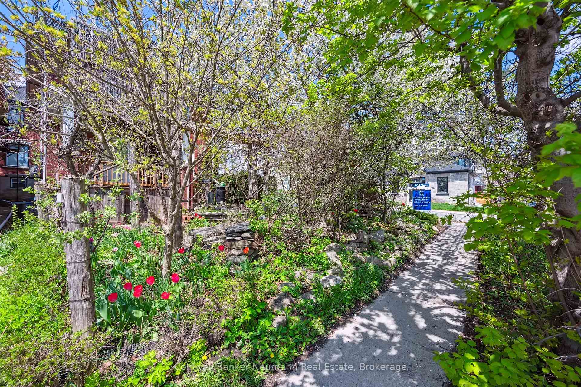 Photo 8 of 124 Surrey Street E, Guelph, Downtown — HOMEH