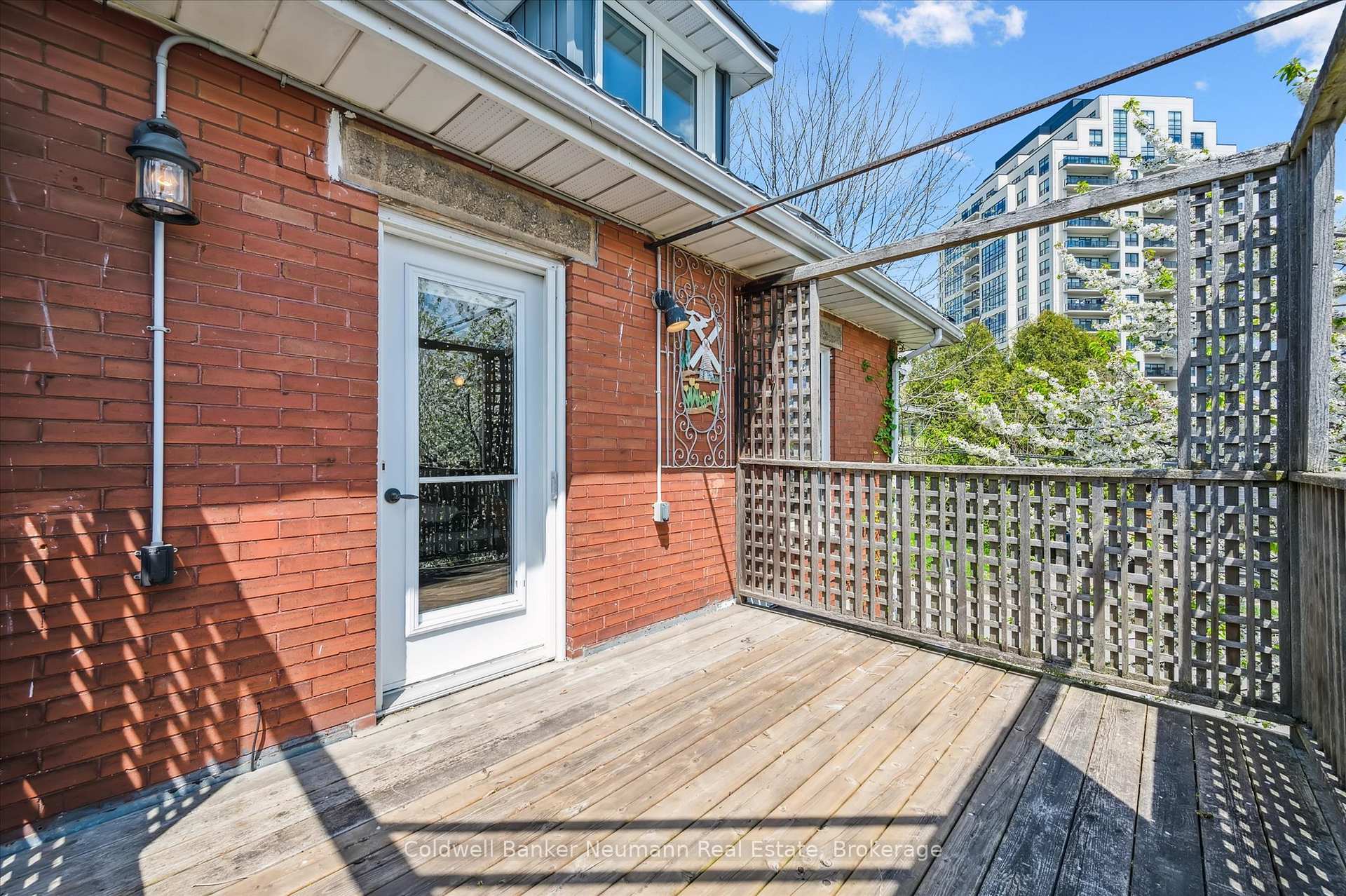 Photo 34 of 124 Surrey Street E, Guelph, Downtown — HOMEH
