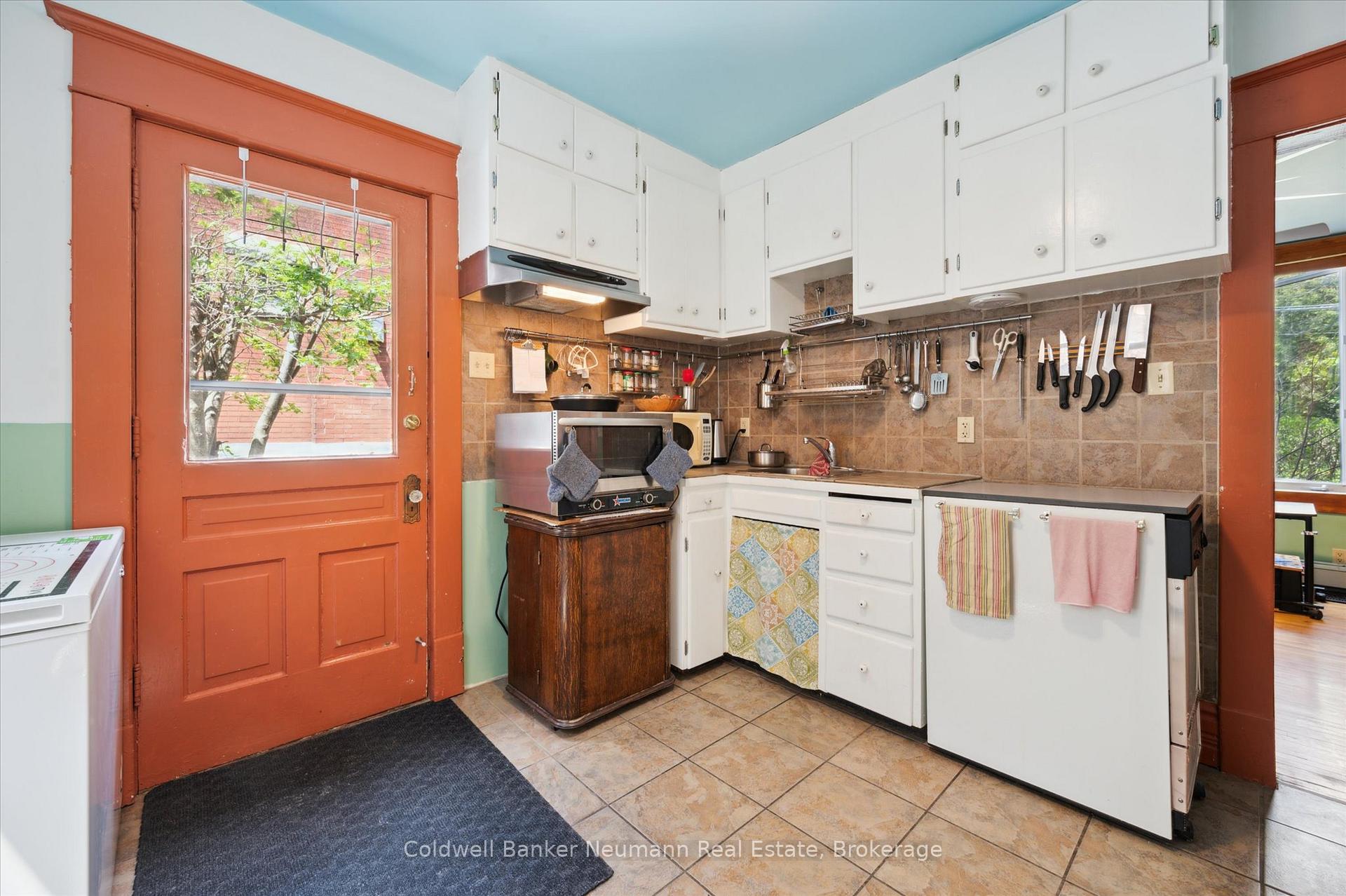 Photo 9 of 124 Surrey Street E, Guelph, Downtown — HOMEH
