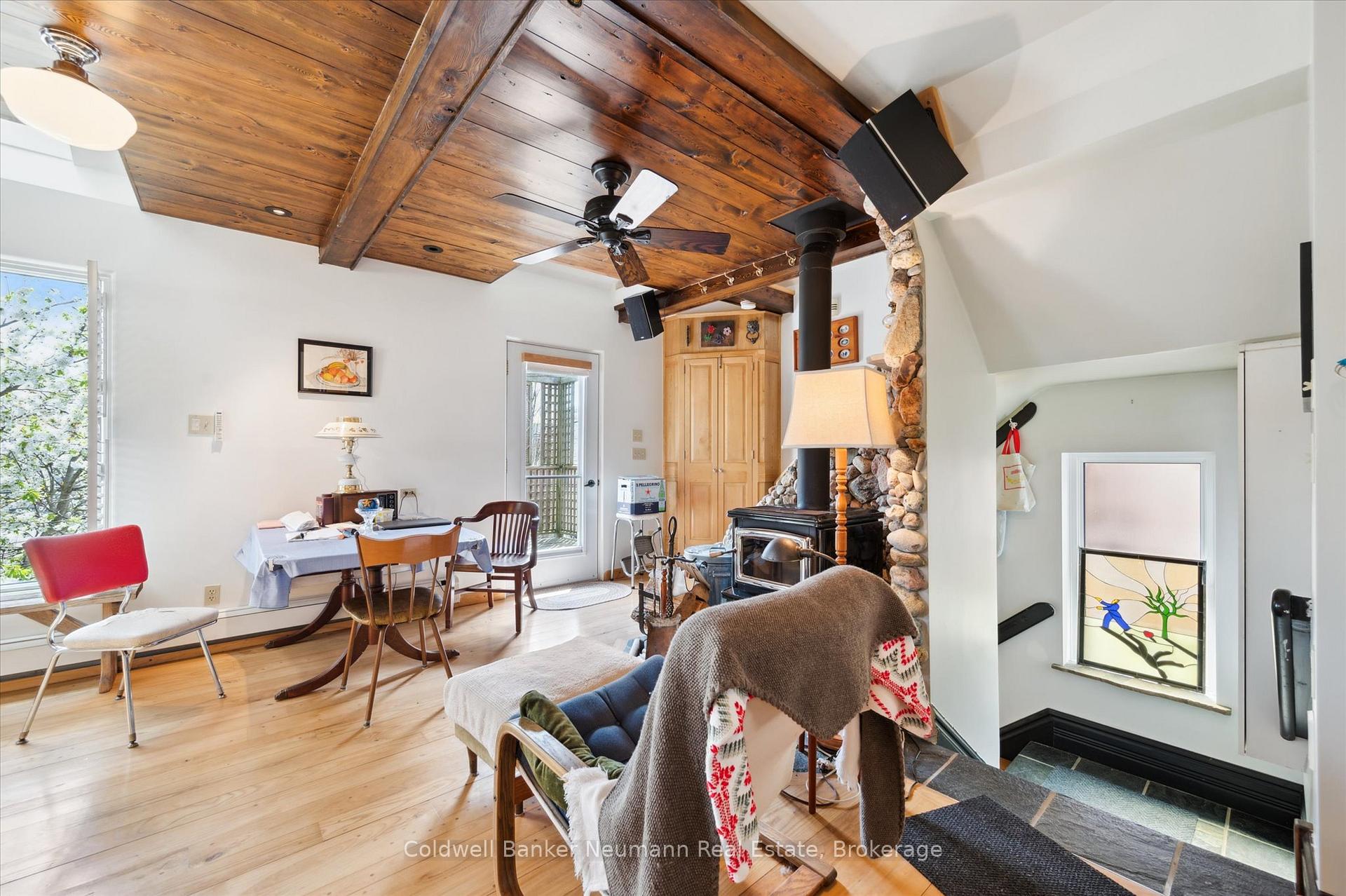 Photo 18 of 124 Surrey Street E, Guelph, Downtown — HOMEH