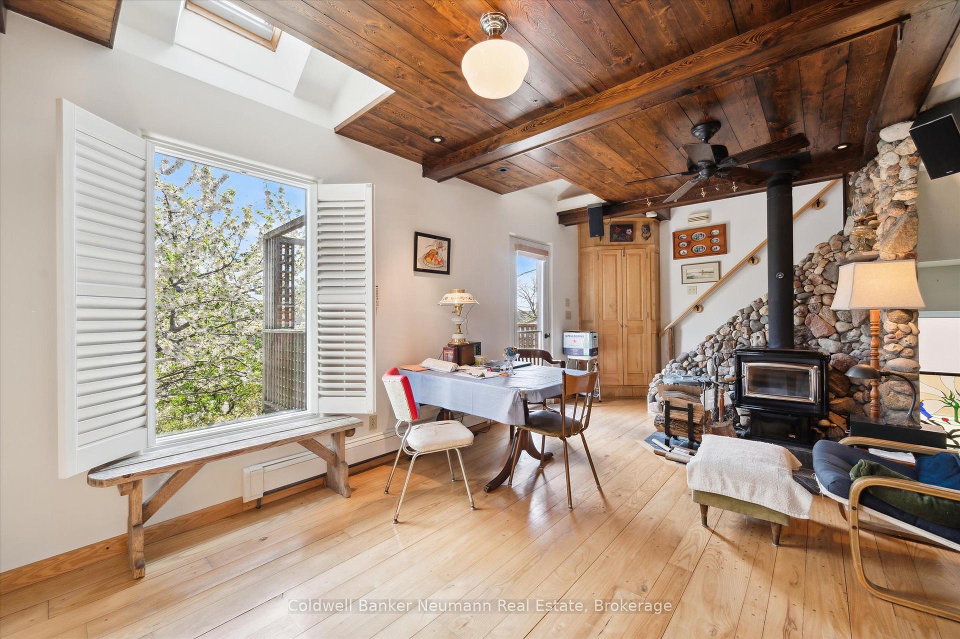 Photo 38 of 124 Surrey Street E, Guelph, Downtown — HOMEH