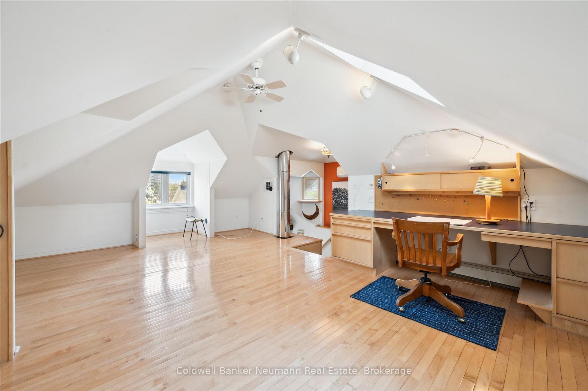 Photo 25 of 124 Surrey Street E, Guelph, Downtown — HOMEH