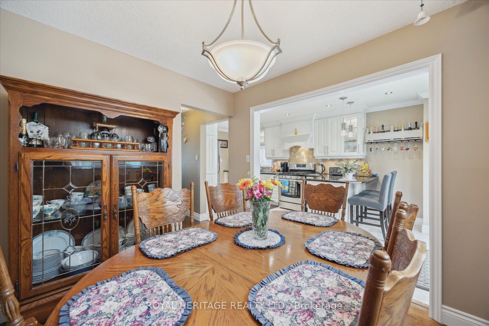 Photo 14 of 947 Harding Street, Whitby, Downtown Whitby — HOMEH