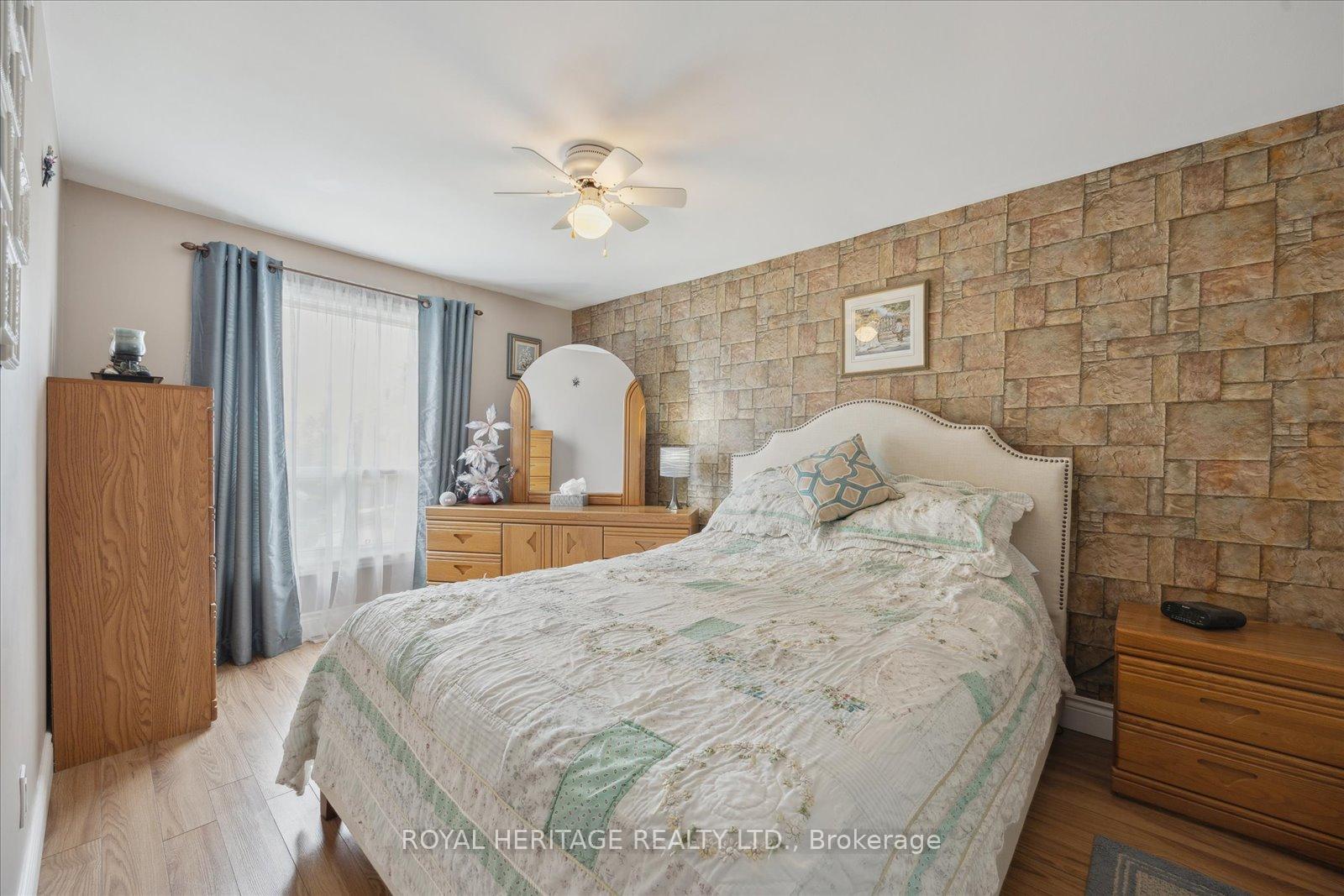 Photo 9 of 947 Harding Street, Whitby, Downtown Whitby — HOMEH