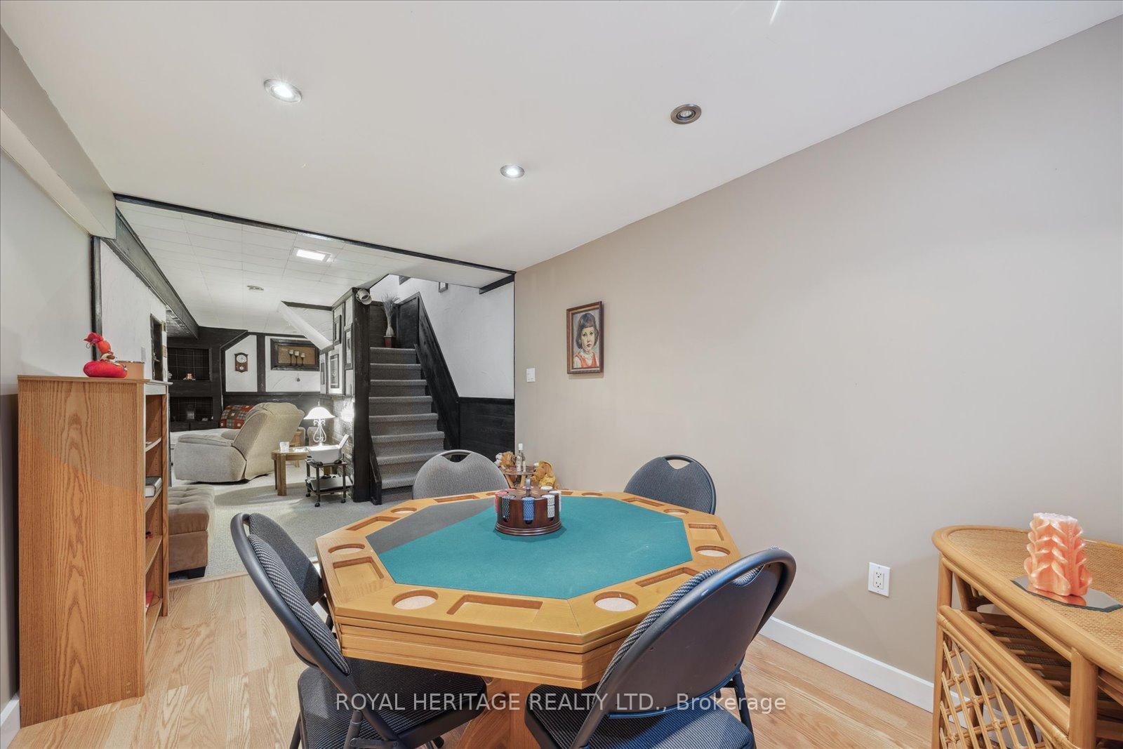 Photo 22 of 947 Harding Street, Whitby, Downtown Whitby — HOMEH