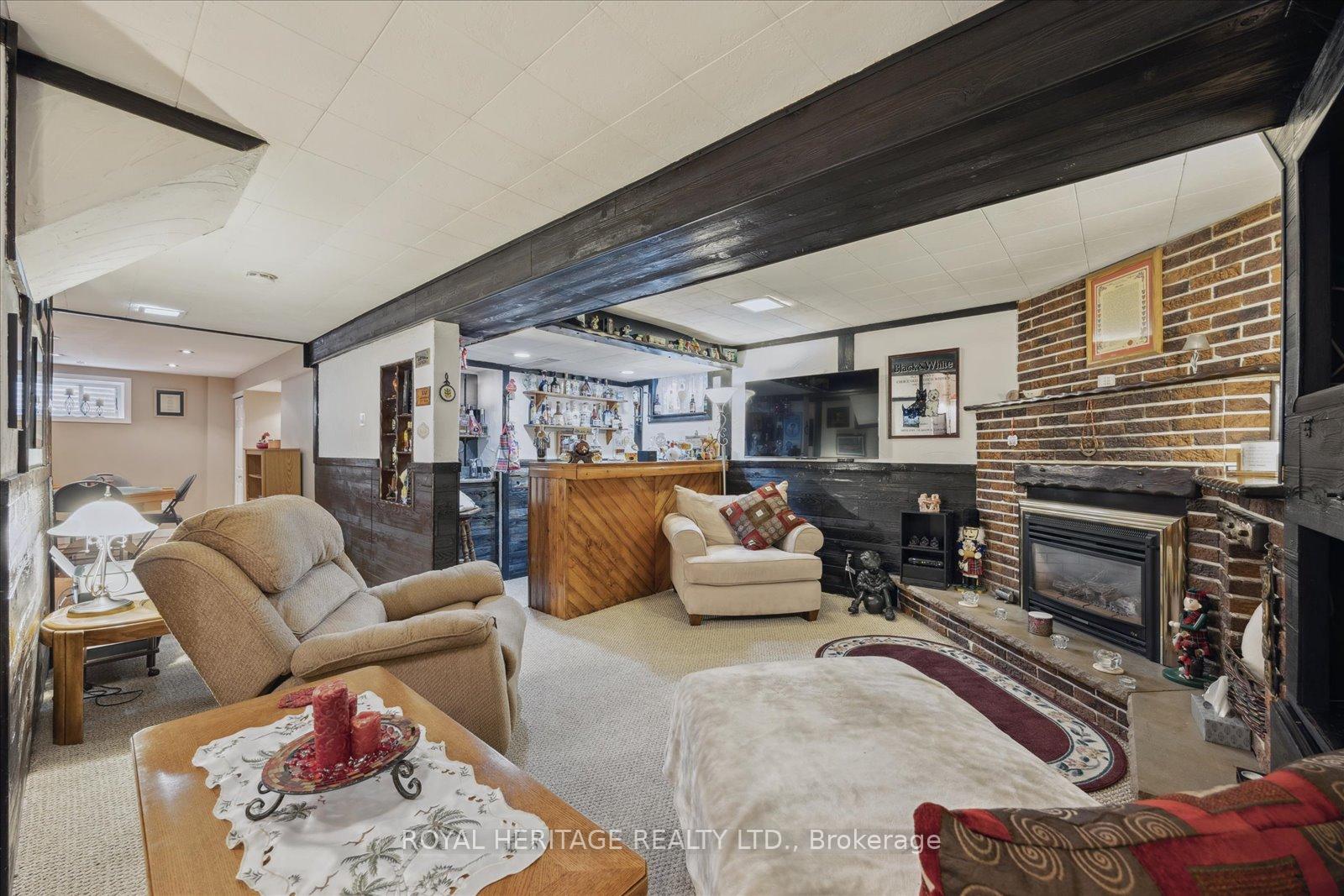 Photo 25 of 947 Harding Street, Whitby, Downtown Whitby — HOMEH
