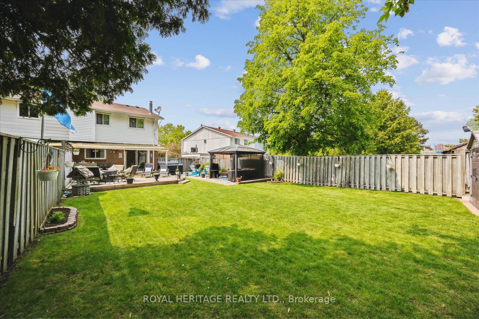 Photo 33 of 947 Harding Street, Whitby, Downtown Whitby — HOMEH