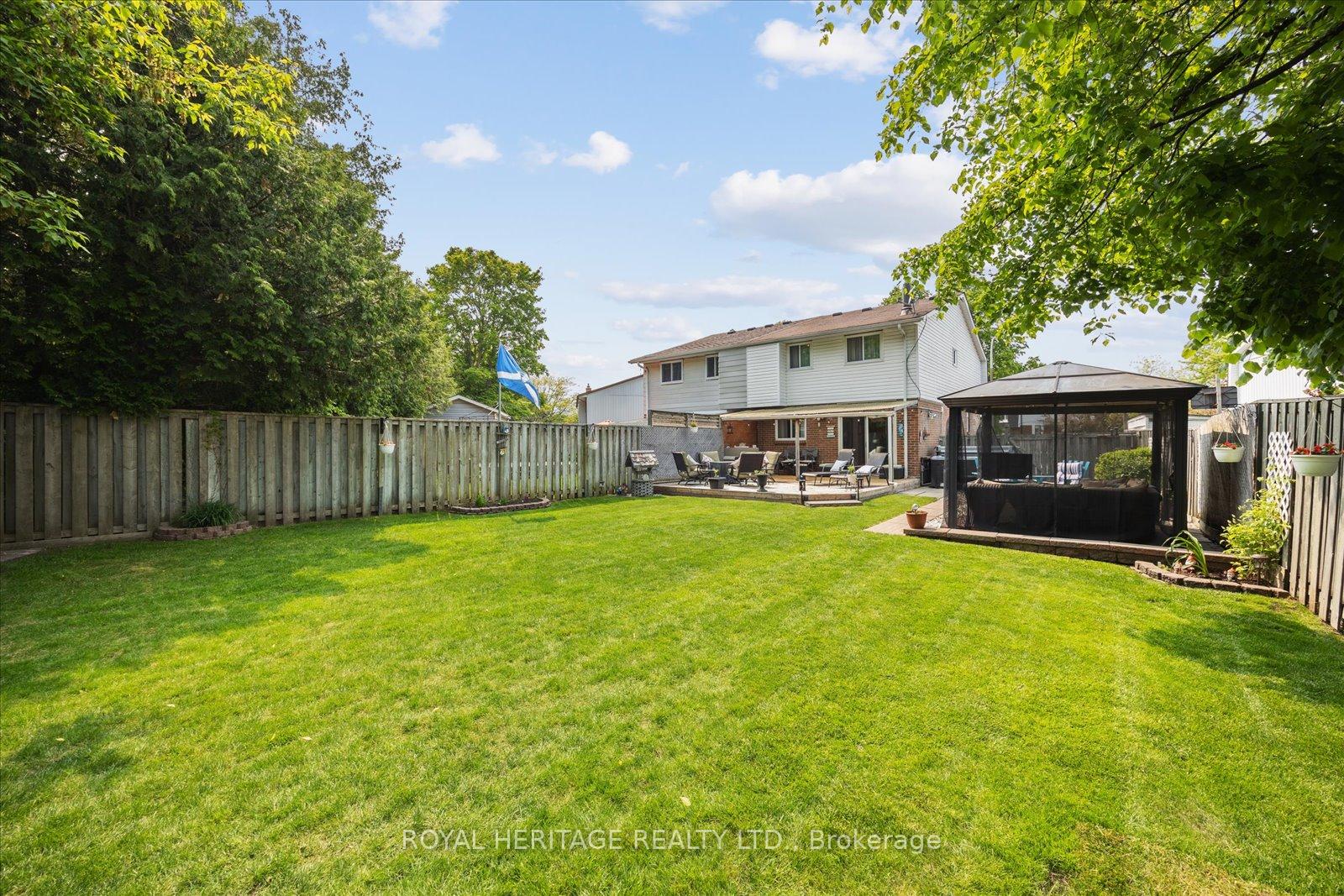Photo 39 of 947 Harding Street, Whitby, Downtown Whitby — HOMEH