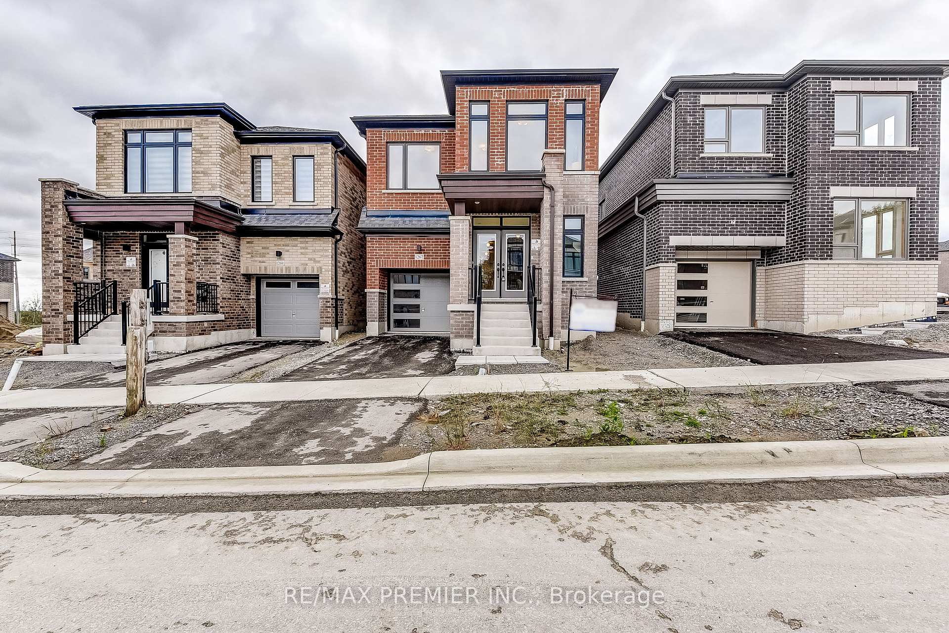 Photo 5 of 1267 Talisman Manor, Pickering, Rural Pickering — HOMEH