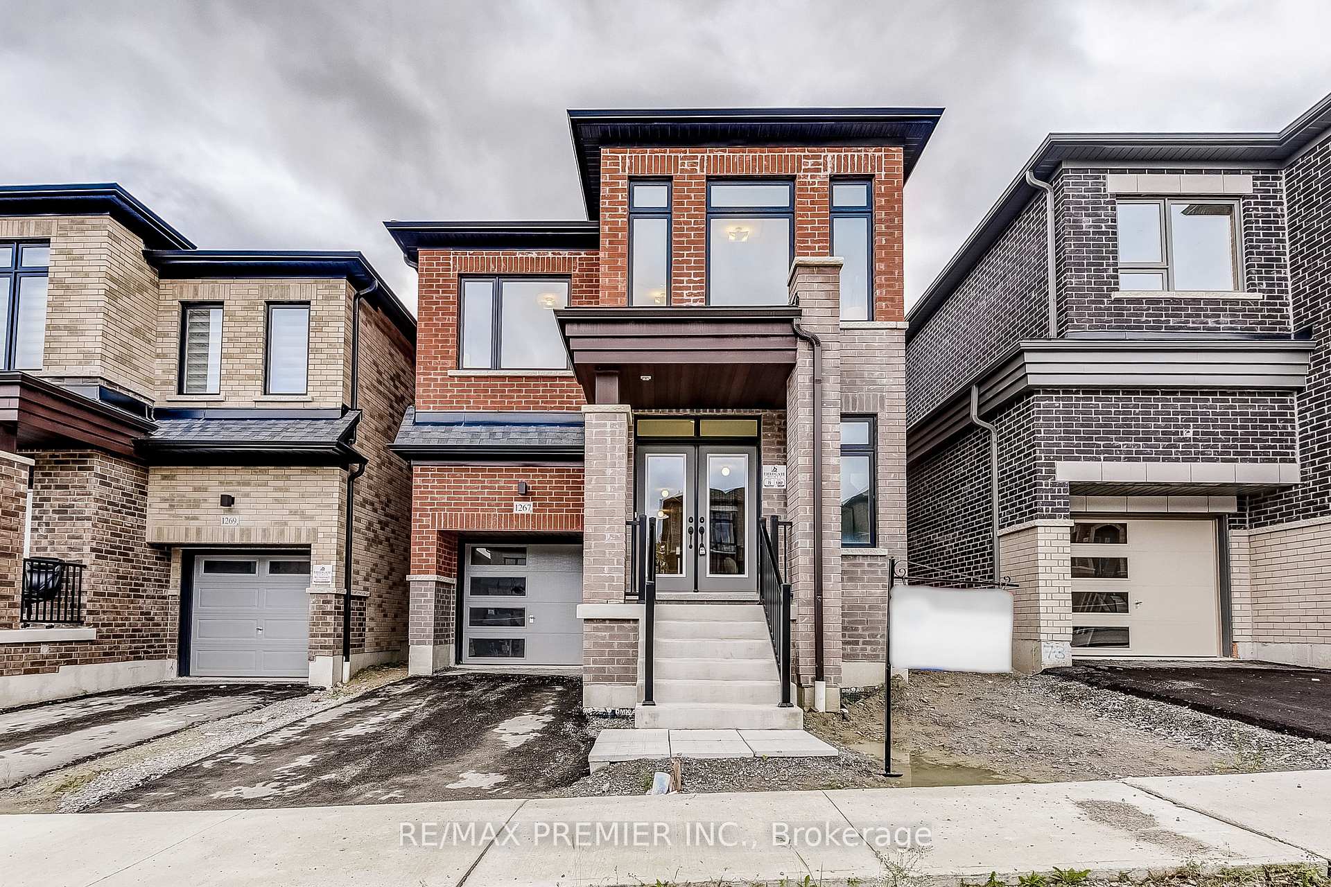 Photo 2 of 1267 Talisman Manor, Pickering, Rural Pickering — HOMEH
