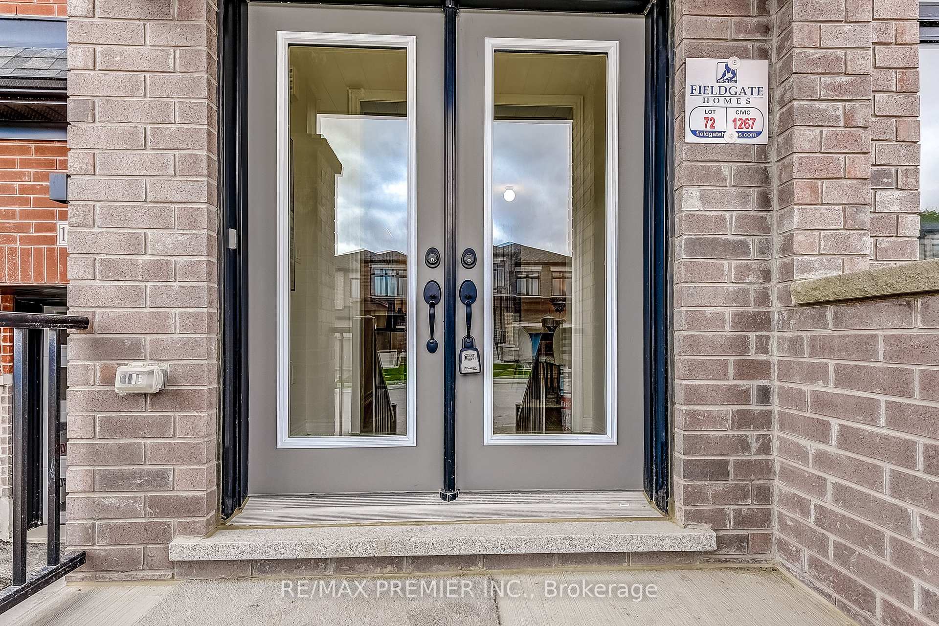 Photo 11 of 1267 Talisman Manor, Pickering, Rural Pickering — HOMEH