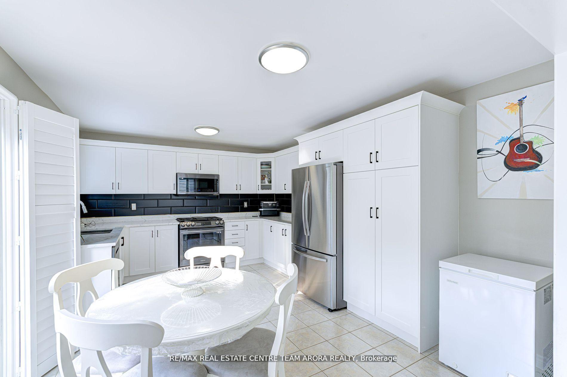Photo 10 of 1645 Clark Boulevard, Milton, Beaty — HOMEH