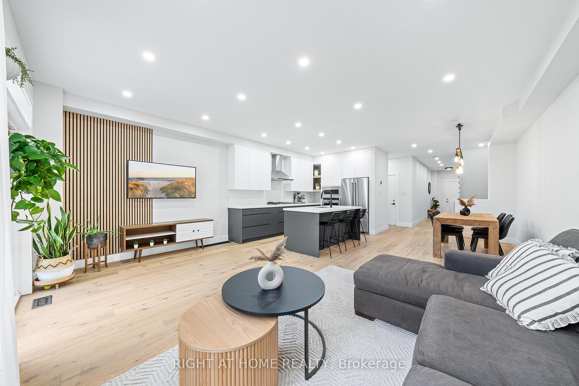 Photo 1 of Unit 13, 8777 Dufferin Street, Vaughan, Patterson — HOMEH