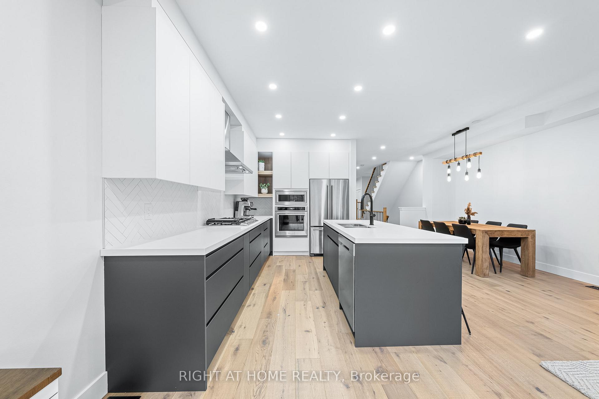 Photo 11 of Unit 13, 8777 Dufferin Street, Vaughan, Patterson — HOMEH