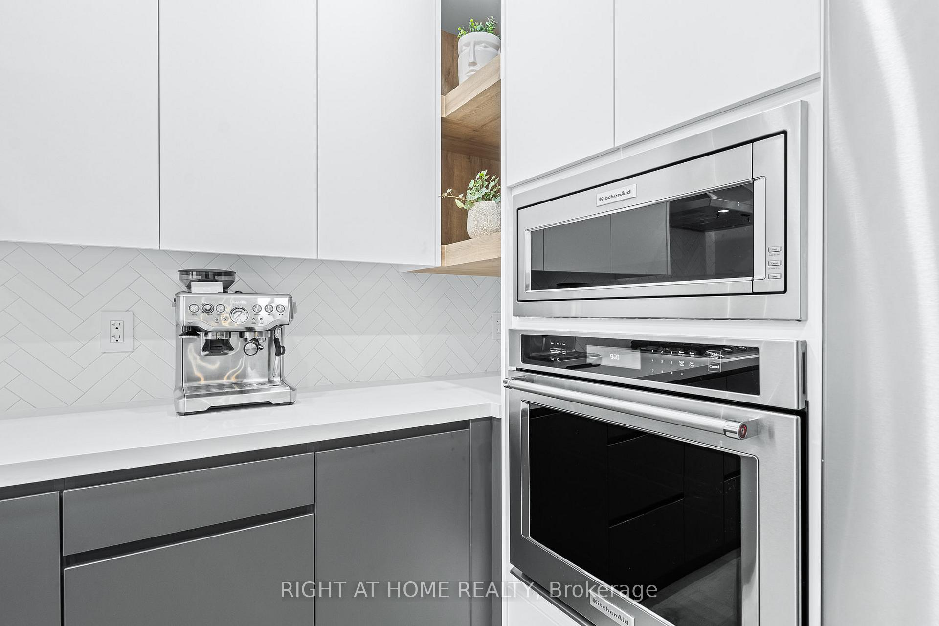 Photo 12 of Unit 13, 8777 Dufferin Street, Vaughan, Patterson — HOMEH