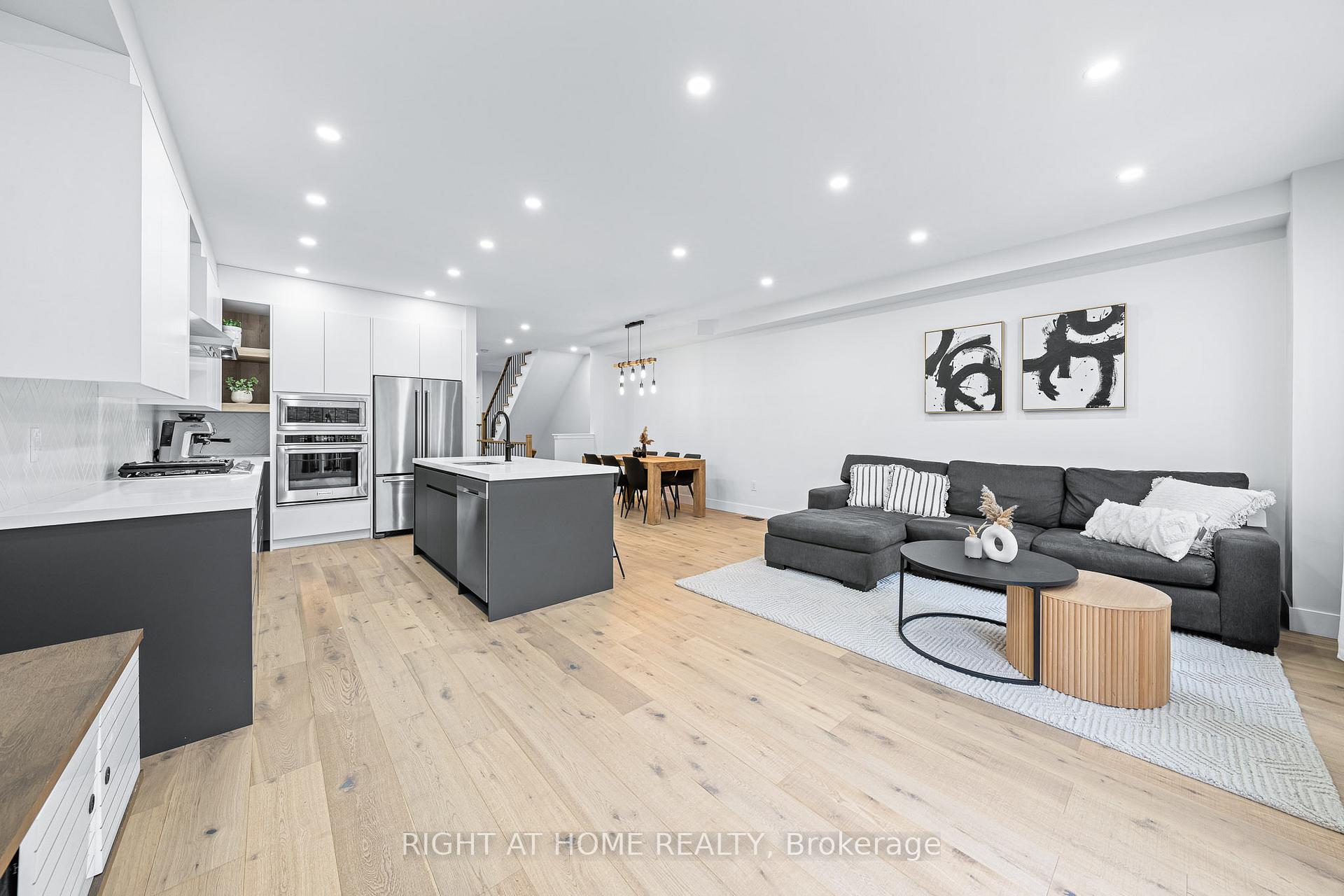 Photo 18 of Unit 13, 8777 Dufferin Street, Vaughan, Patterson — HOMEH